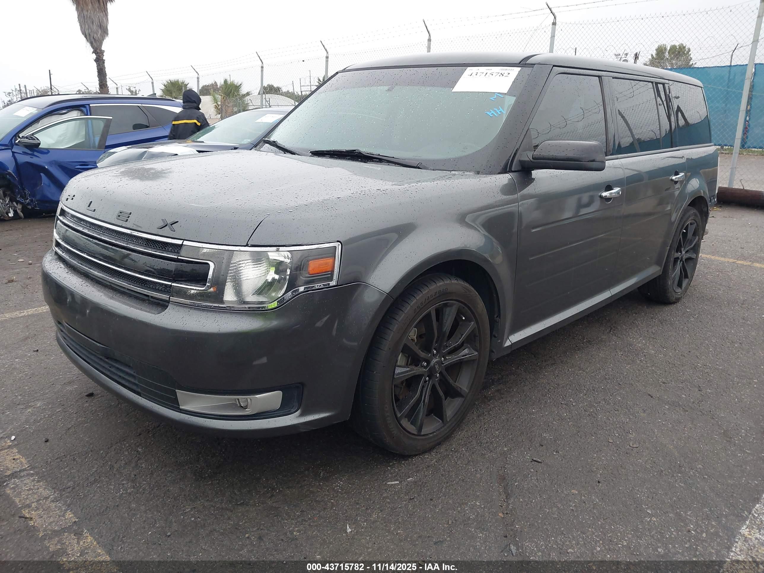 FORD FLEX image 2
