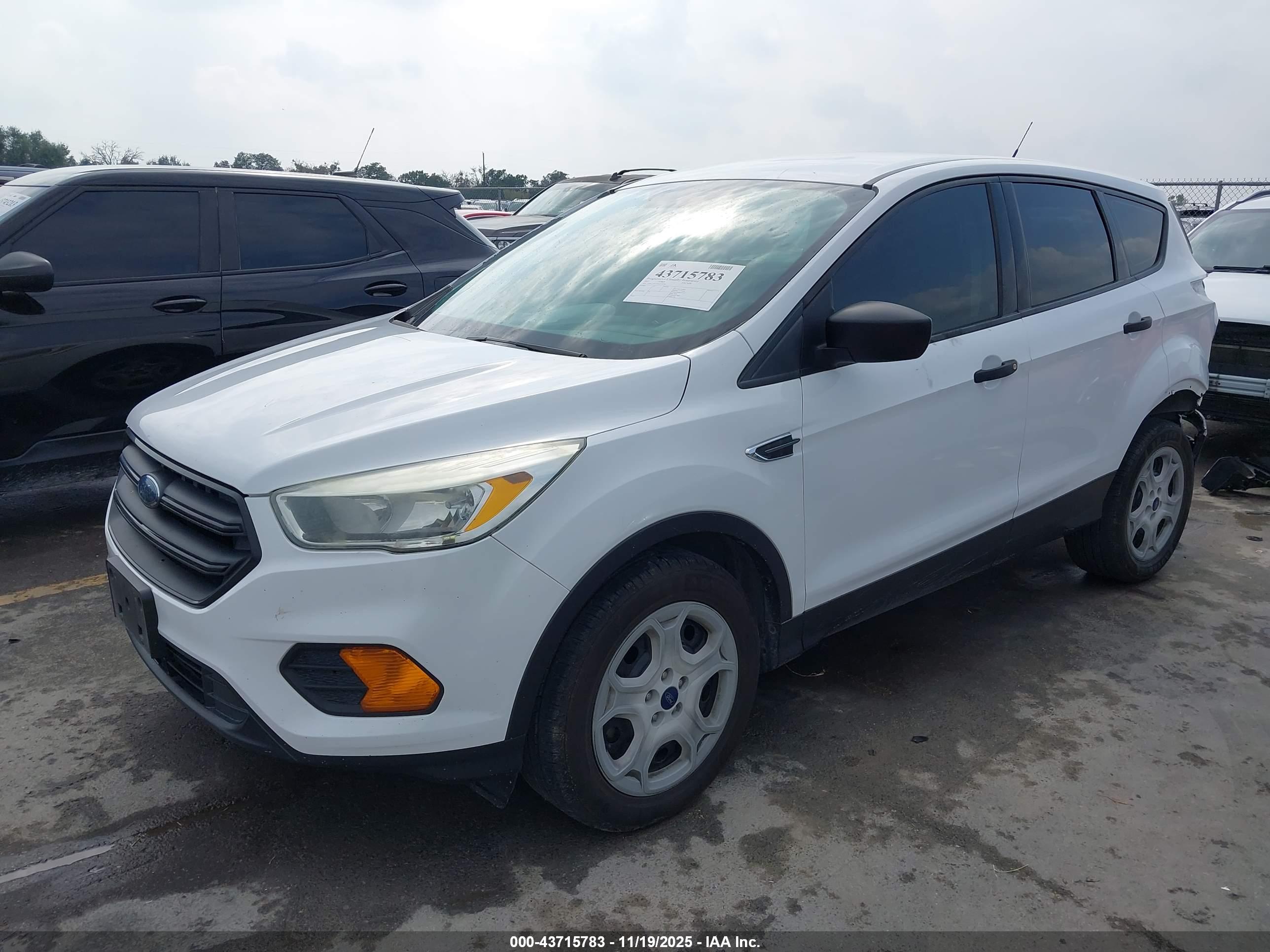 FORD ESCAPE image 2
