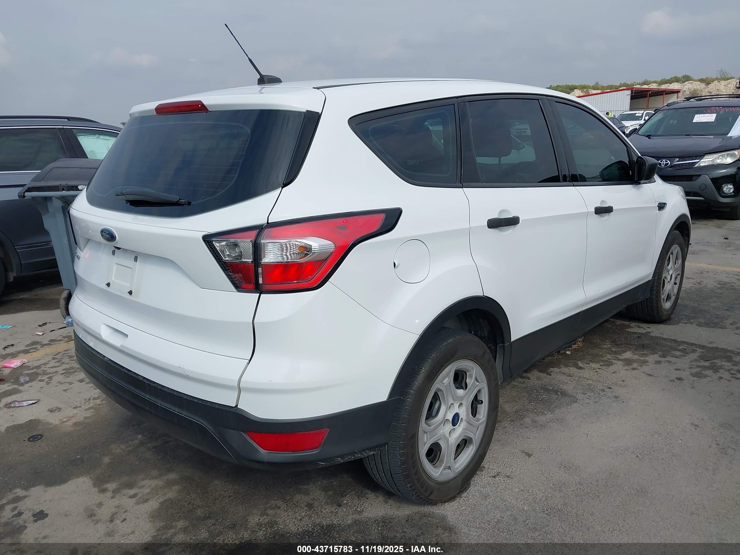 FORD ESCAPE image 4