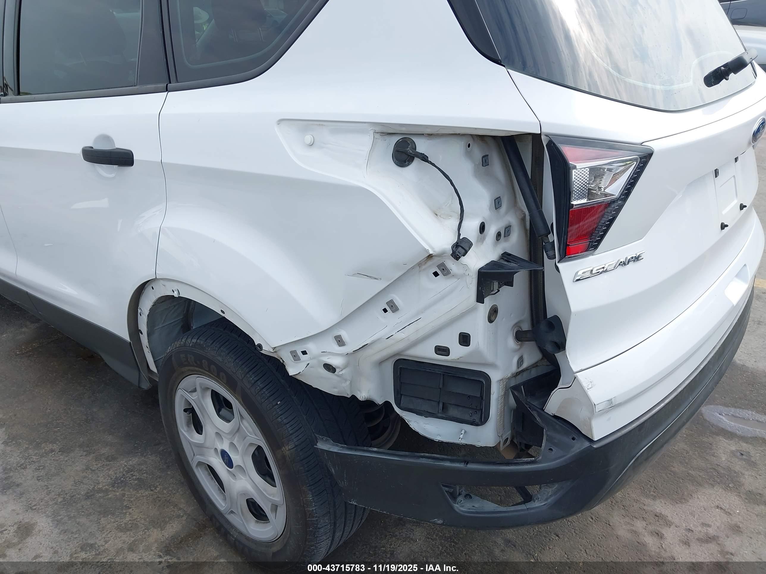 FORD ESCAPE image 6