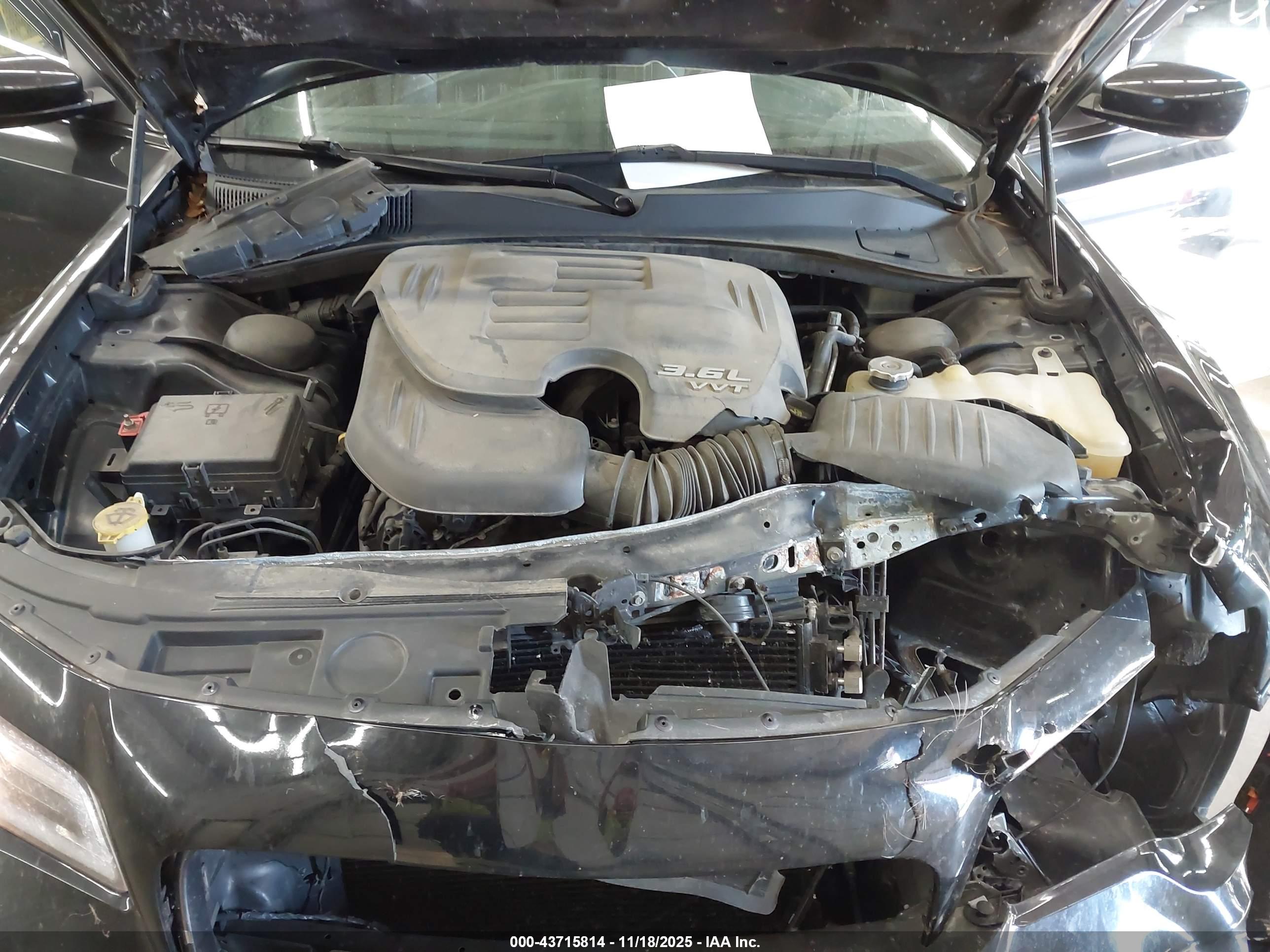 CHRYSLER 300 image 10