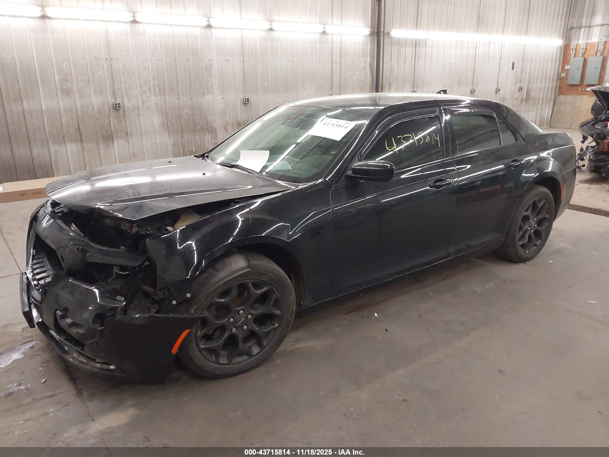 CHRYSLER 300 image 2