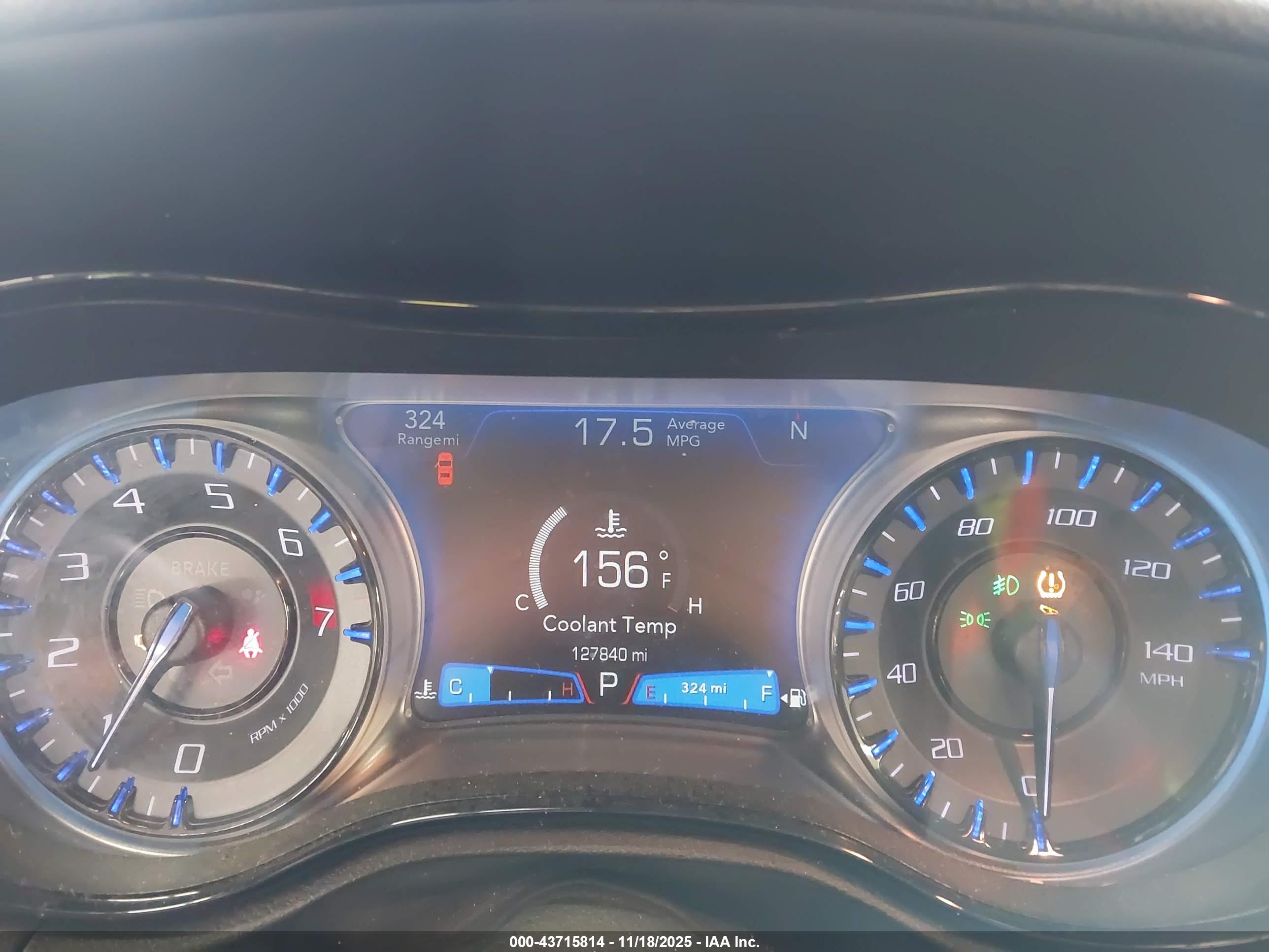 CHRYSLER 300 image 7