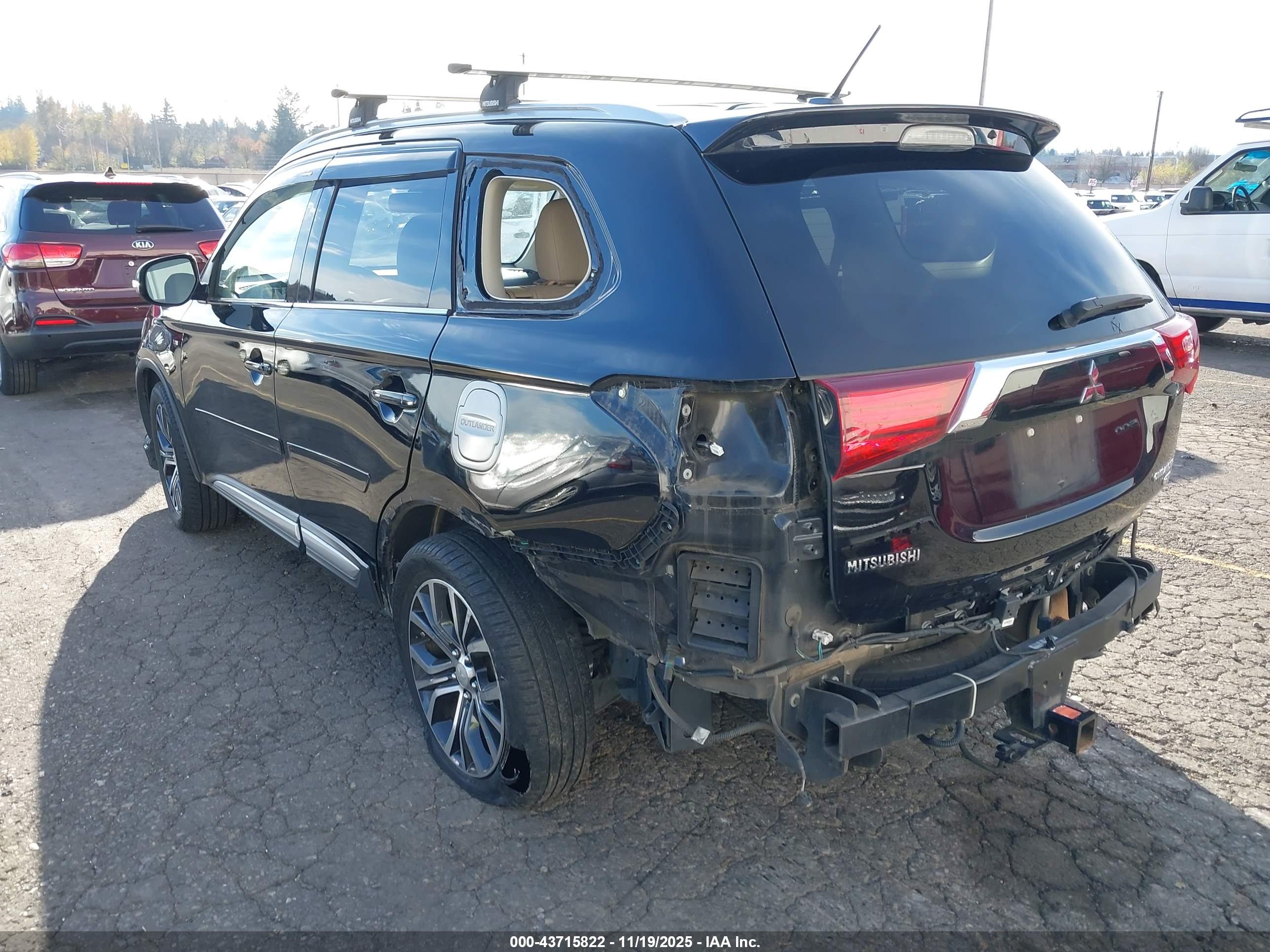 MITSUBISHI OUTLANDER image 3