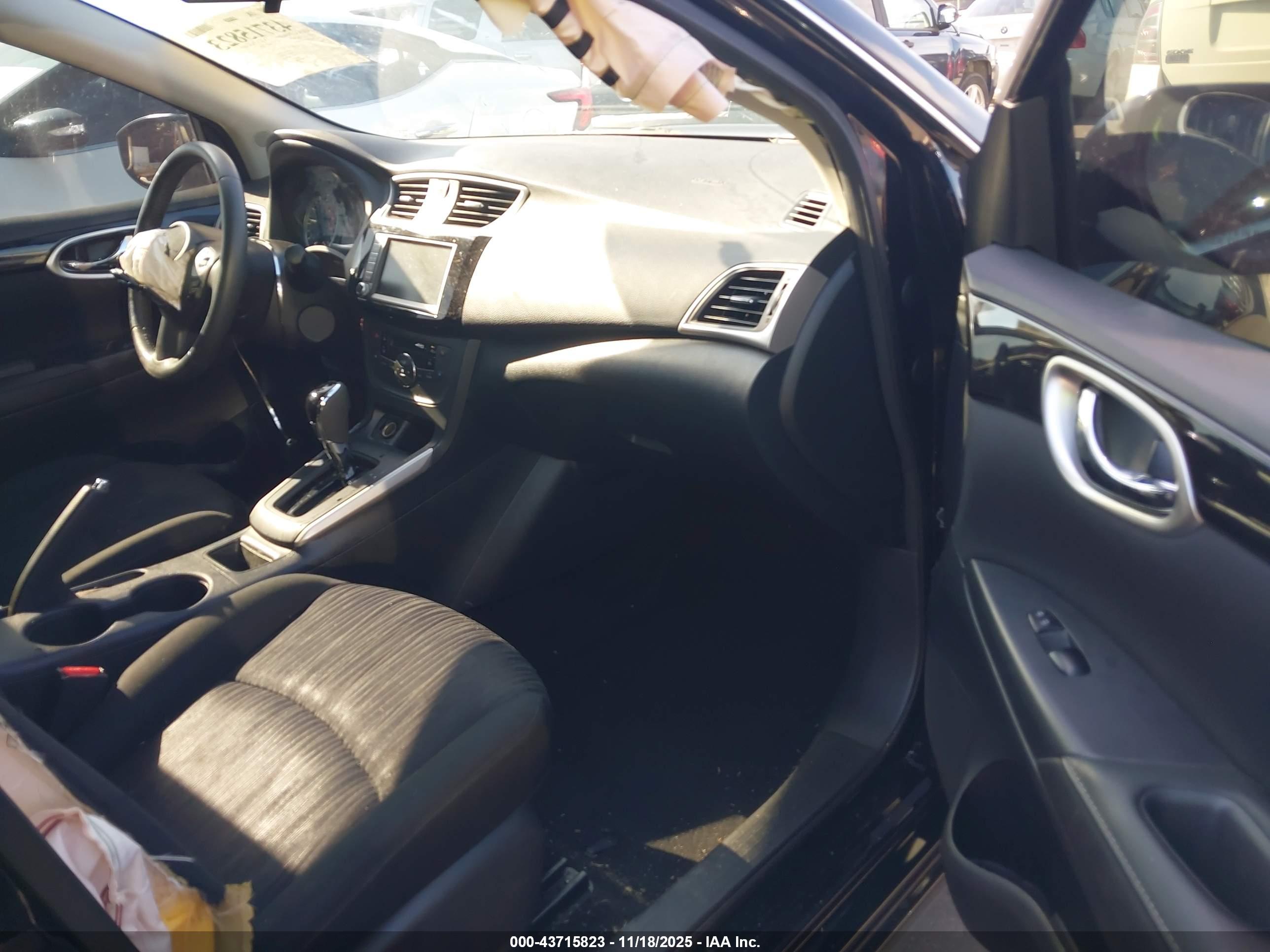 NISSAN SENTRA image 5