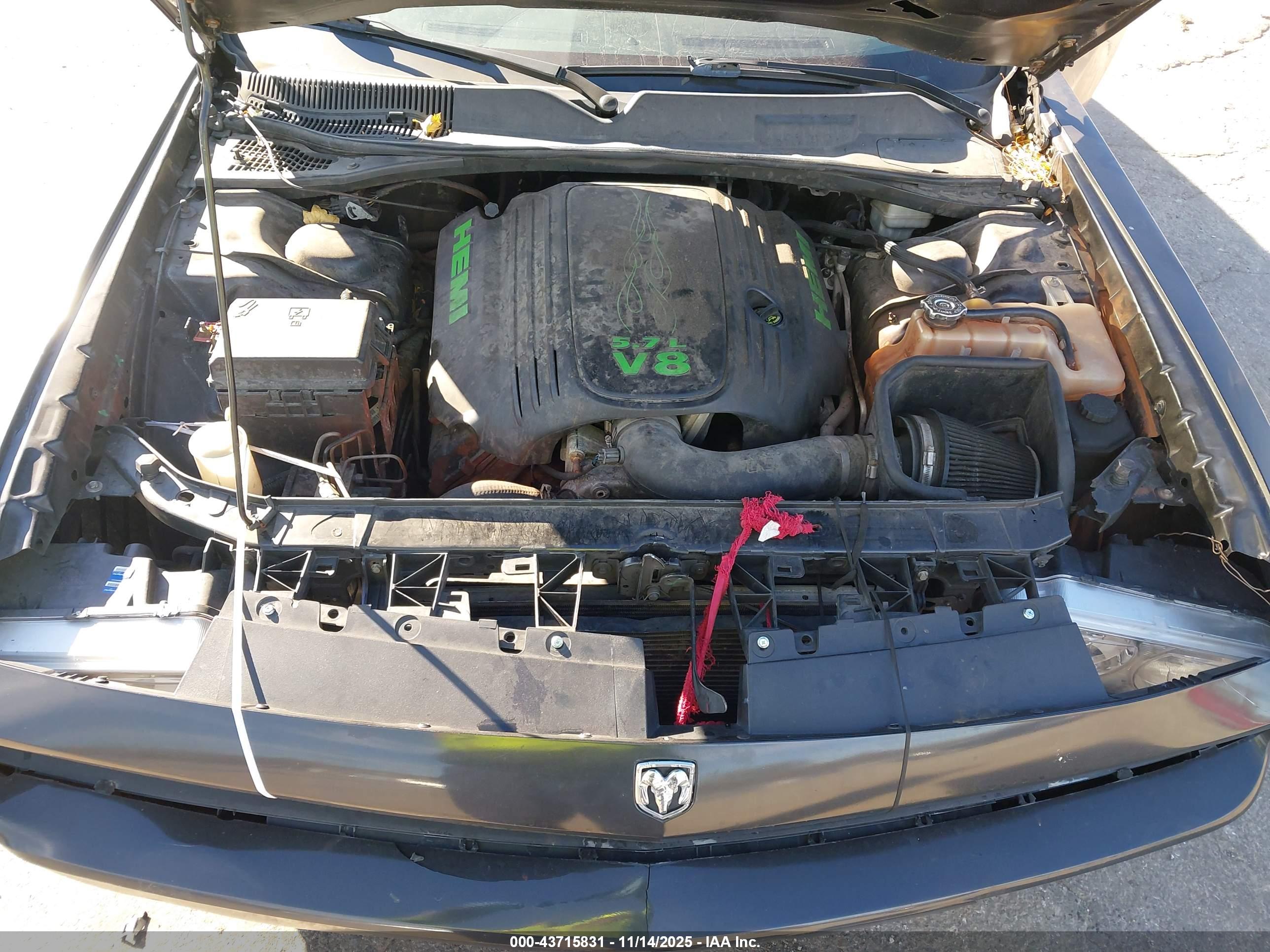 DODGE CHALLENGER image 10