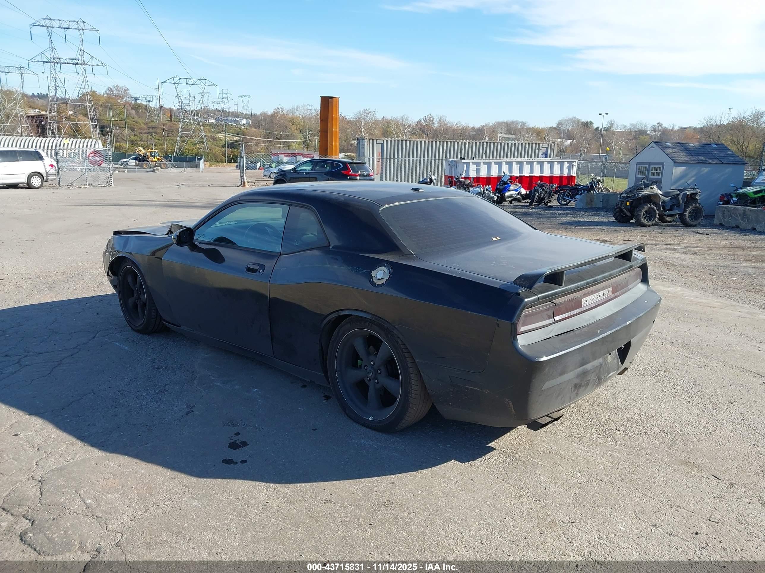 DODGE CHALLENGER image 3
