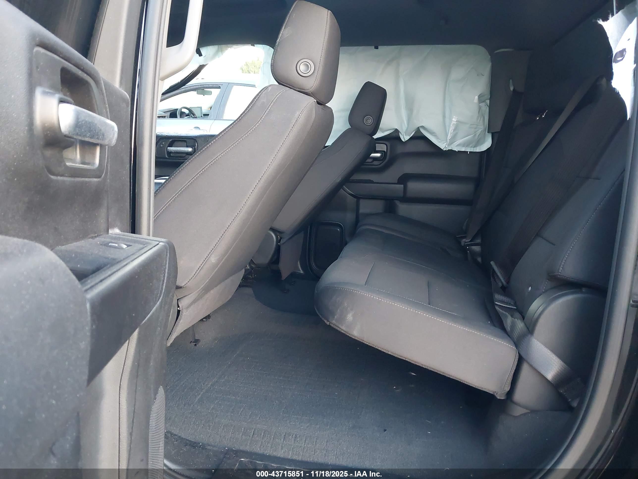 GMC SIERRA image 8