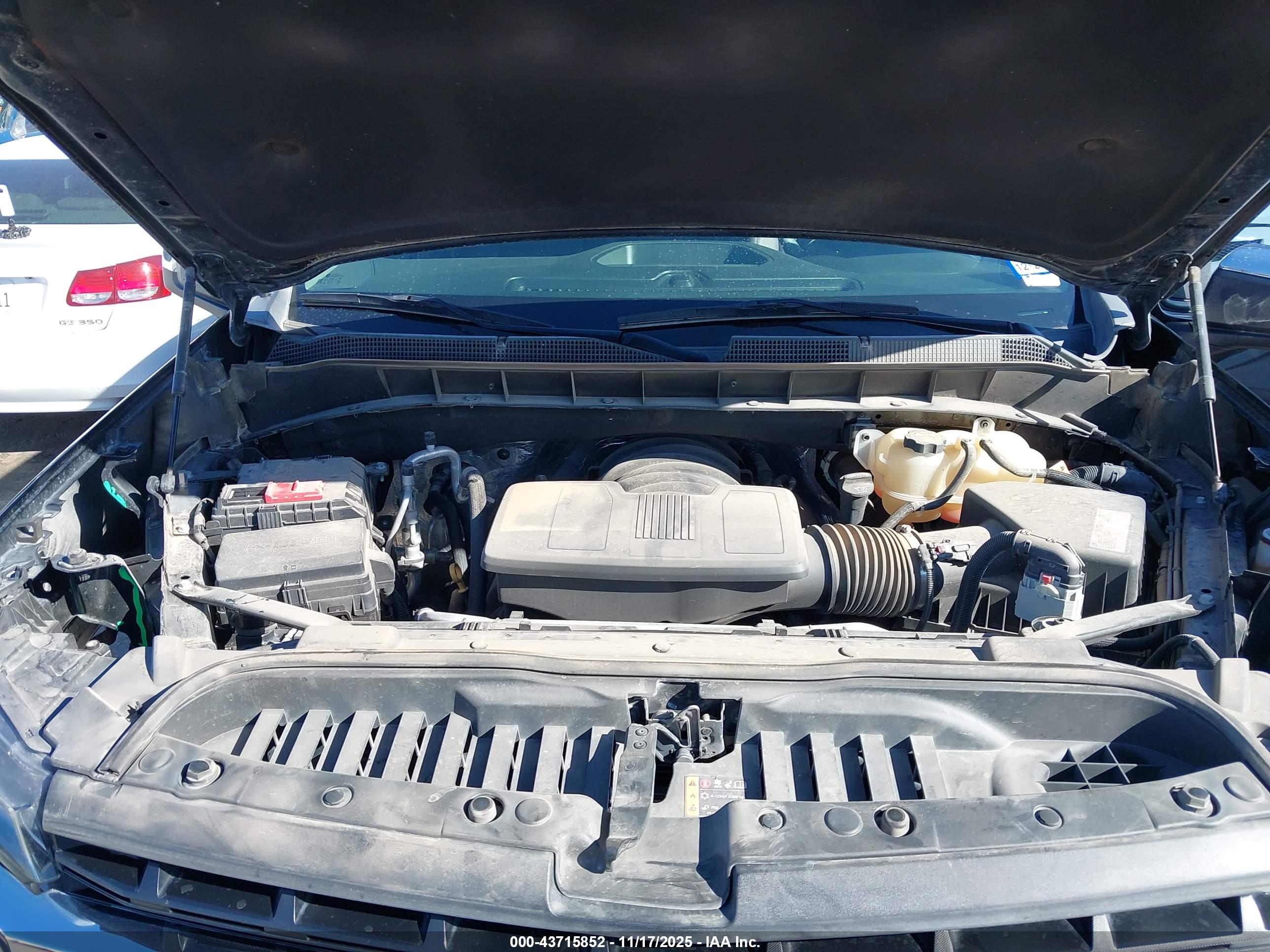 CHEVROLET SILVERADO image 10