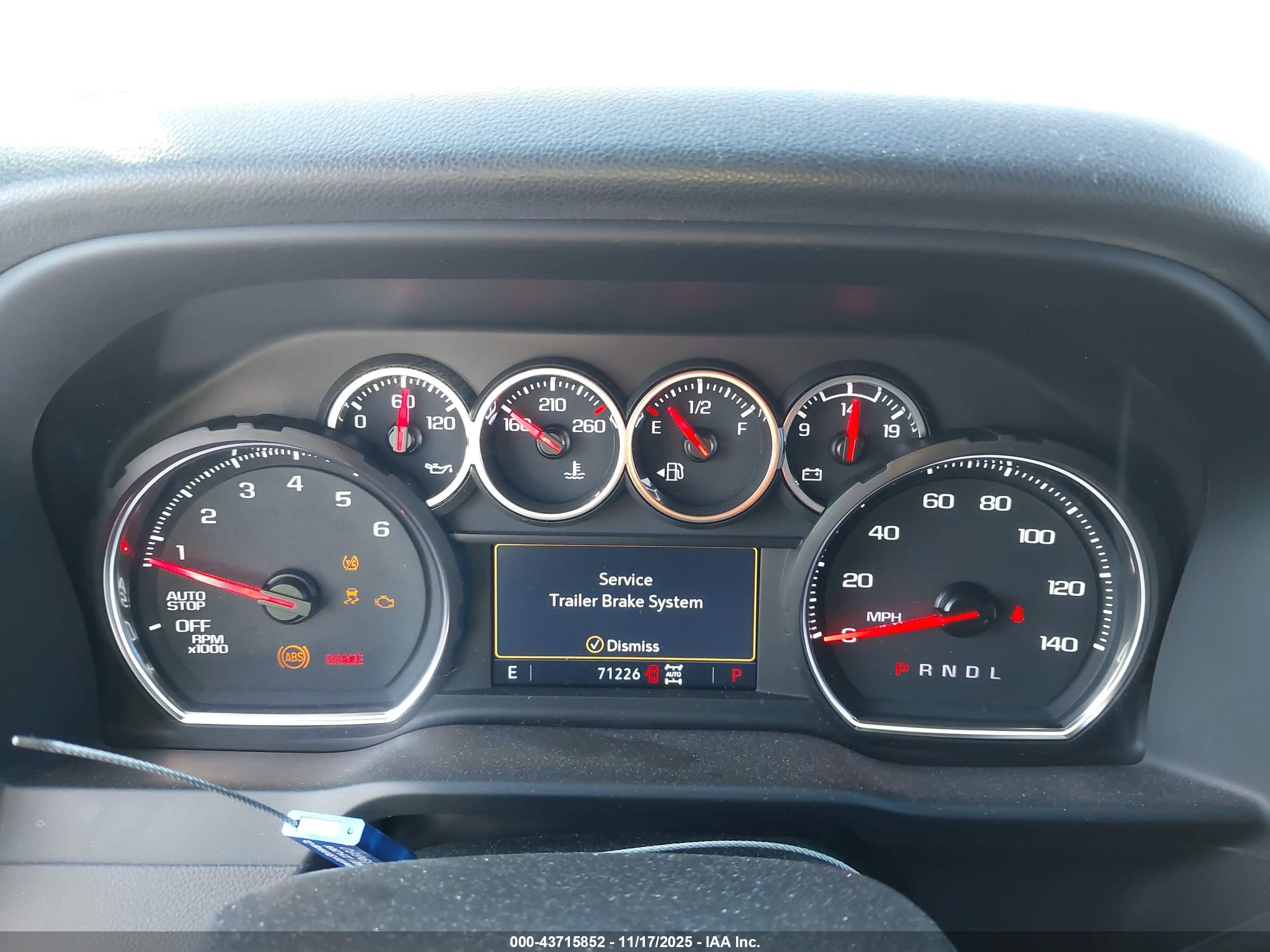 CHEVROLET SILVERADO image 7