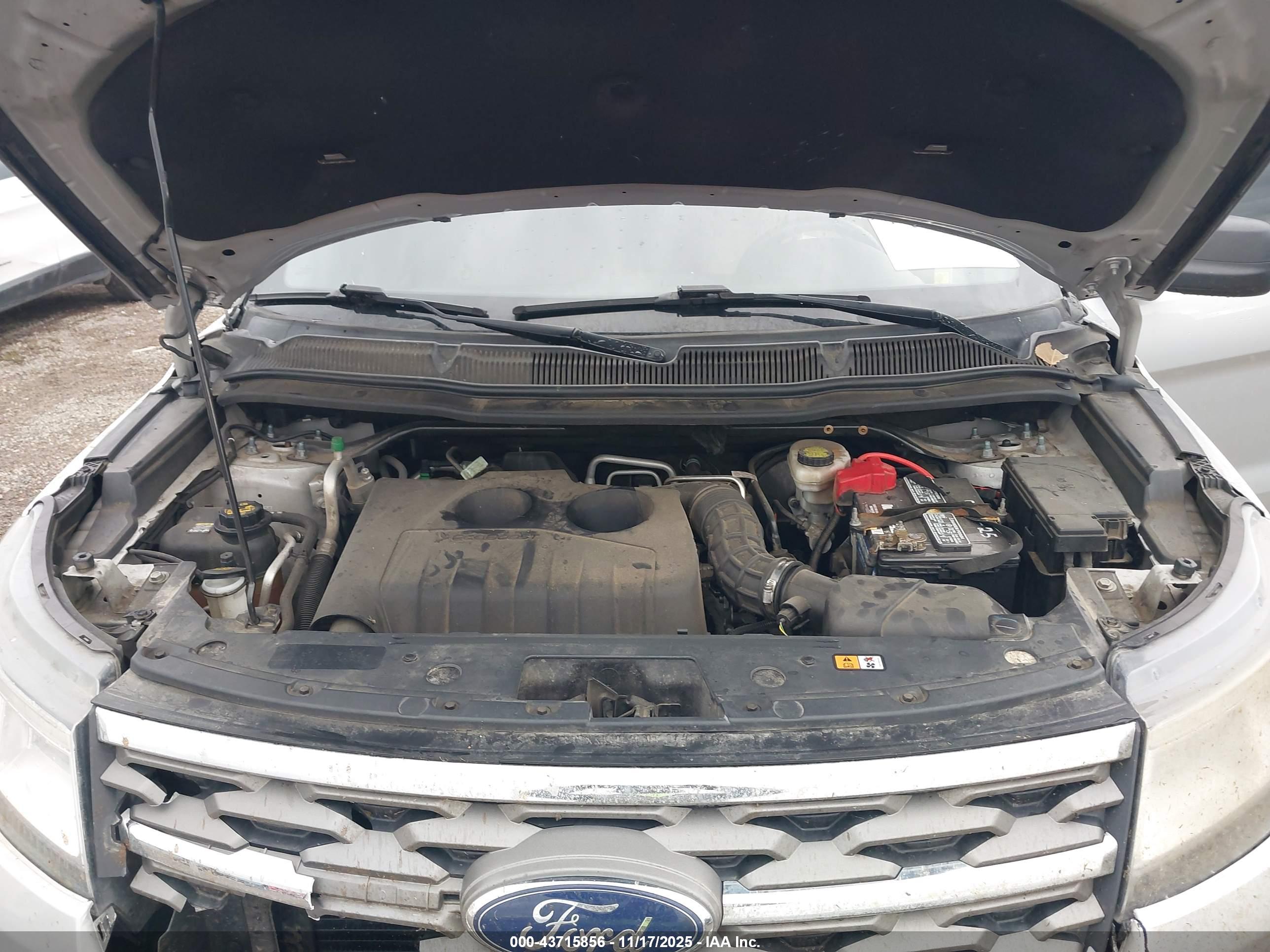 FORD EXPLORER image 10