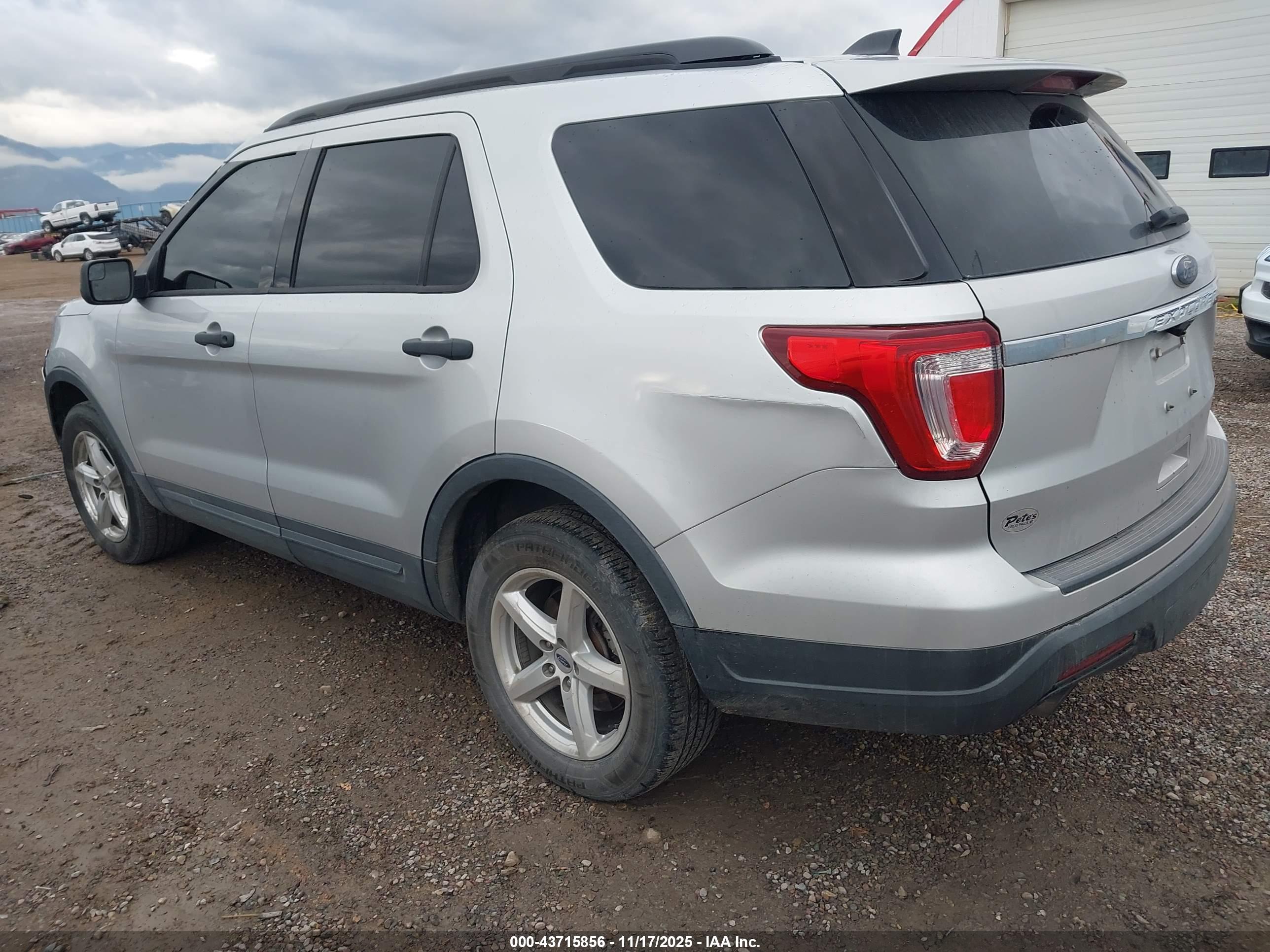 FORD EXPLORER image 3
