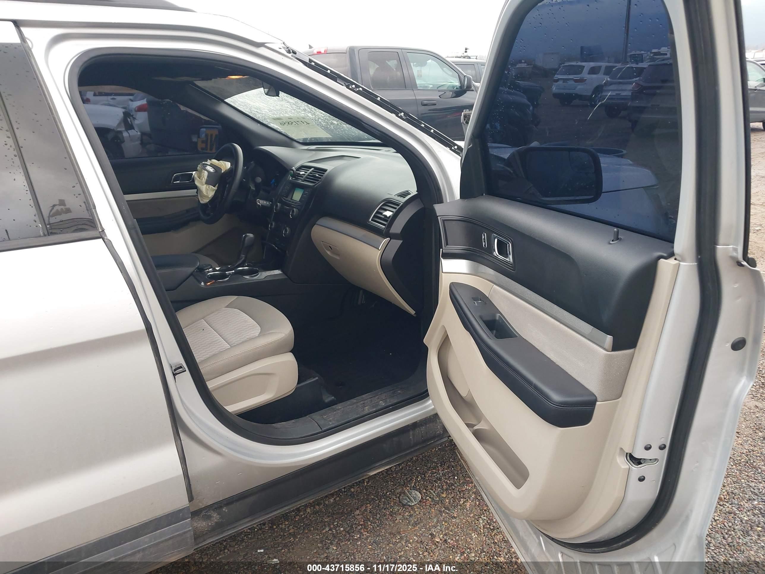 FORD EXPLORER image 5