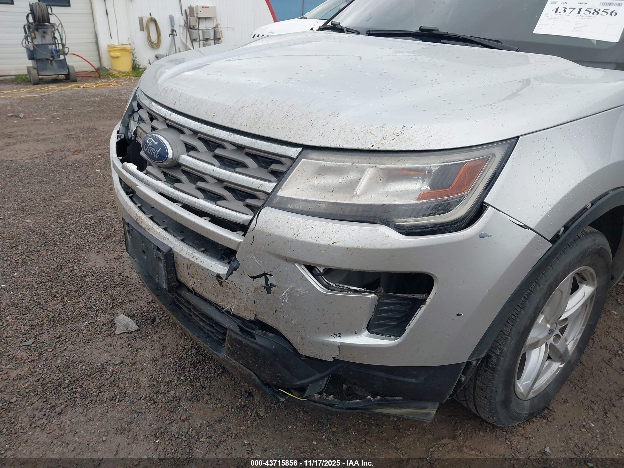 FORD EXPLORER image 6