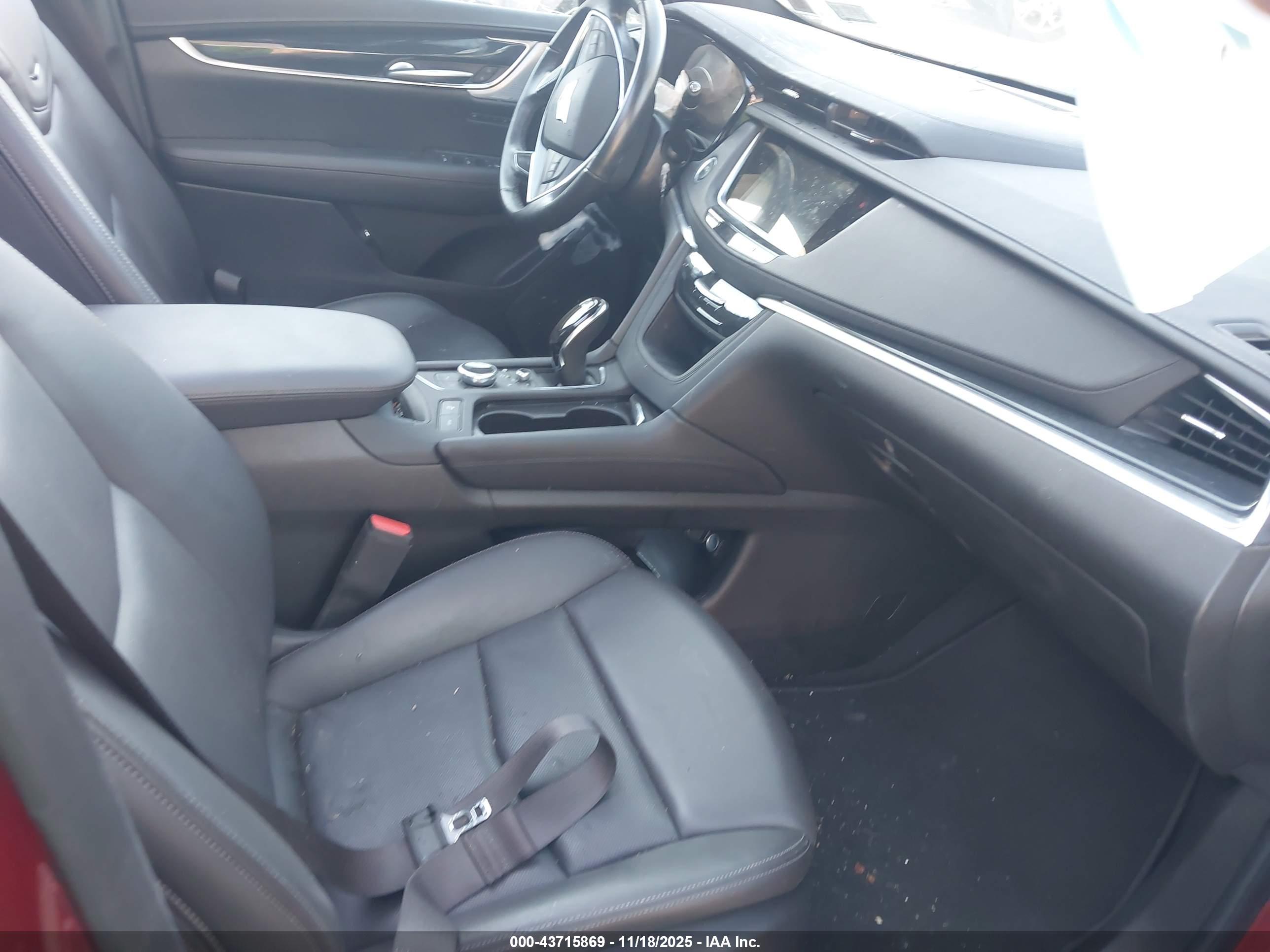 CADILLAC XT5 image 5