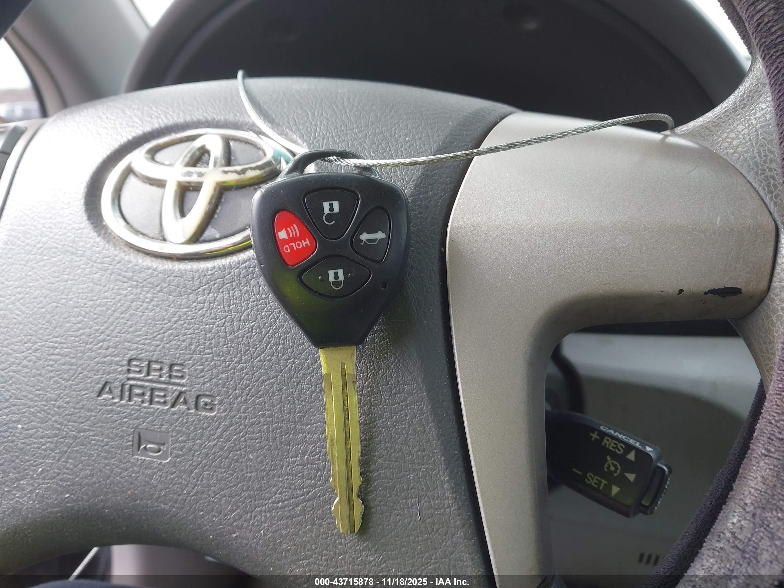 TOYOTA CAMRY image 11