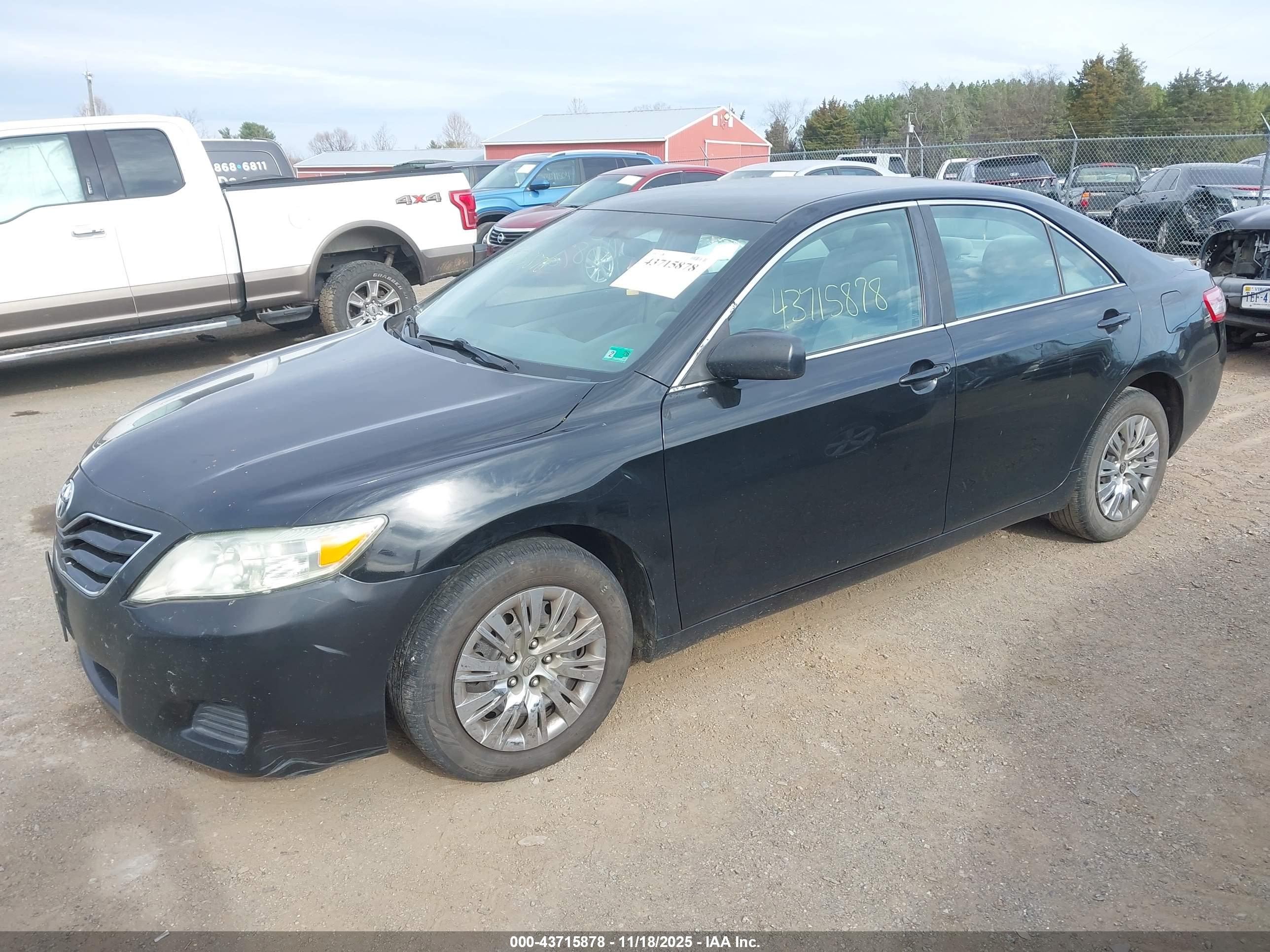 TOYOTA CAMRY image 2