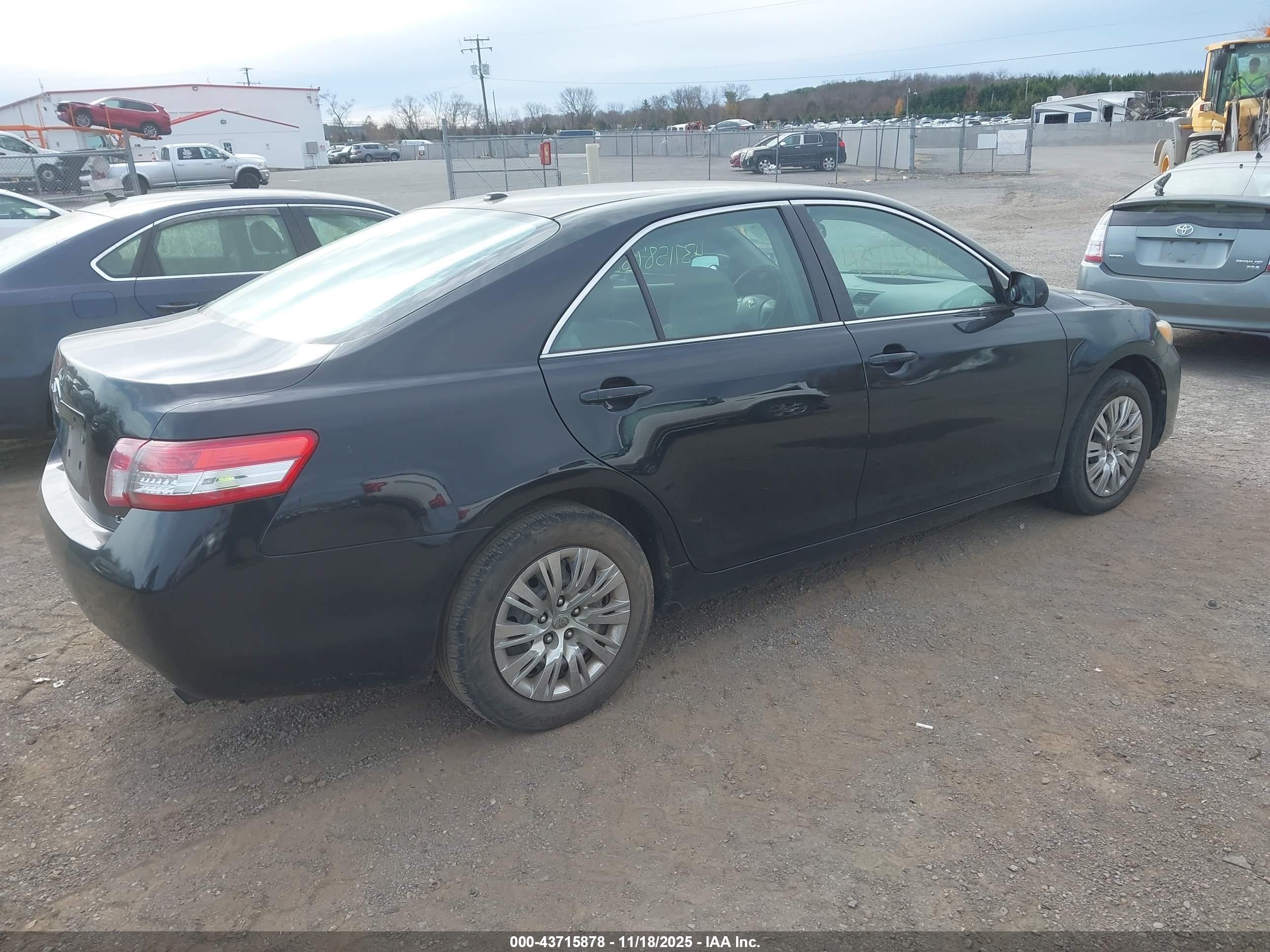 TOYOTA CAMRY image 4