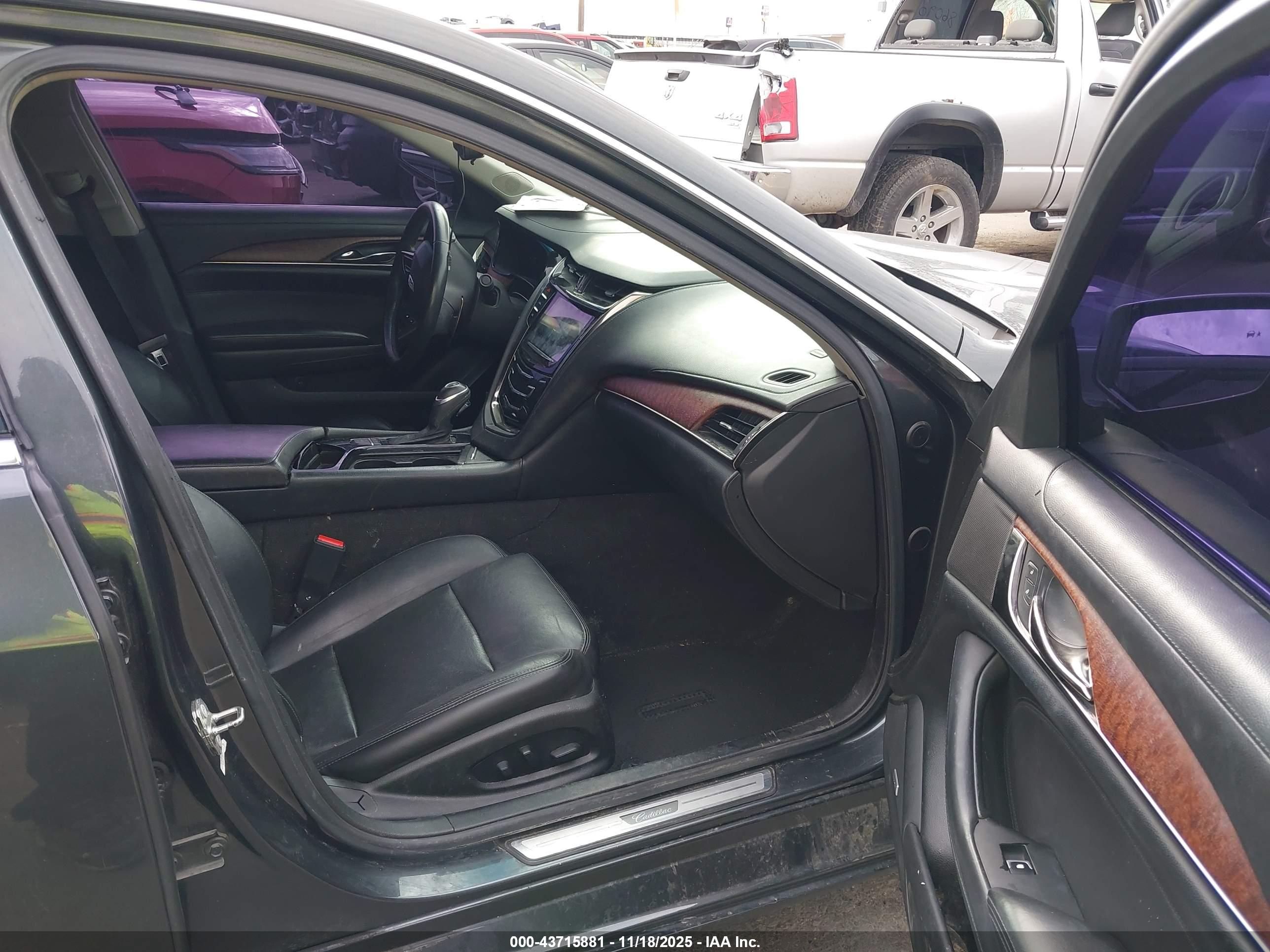 CADILLAC CTS image 5
