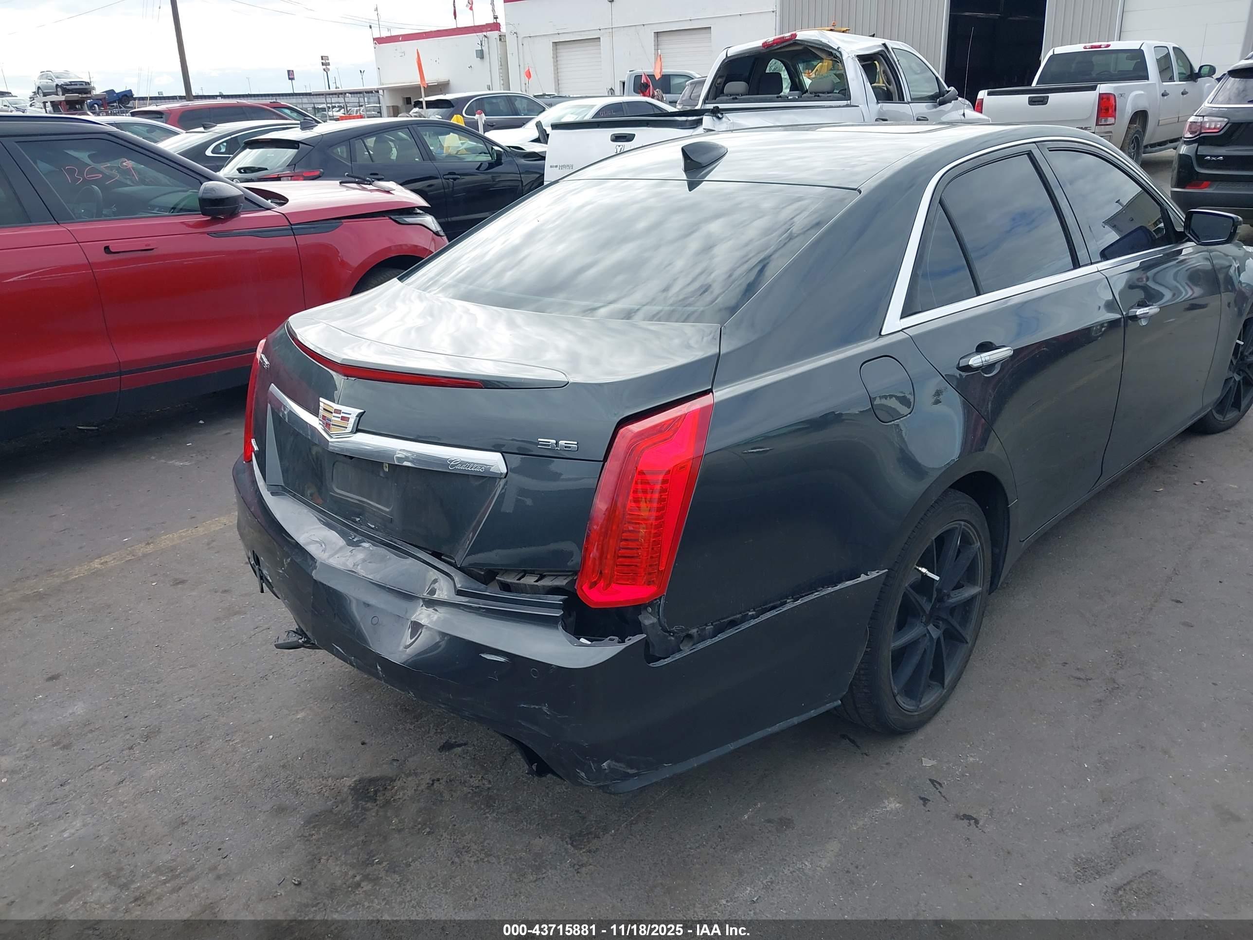 CADILLAC CTS image 6
