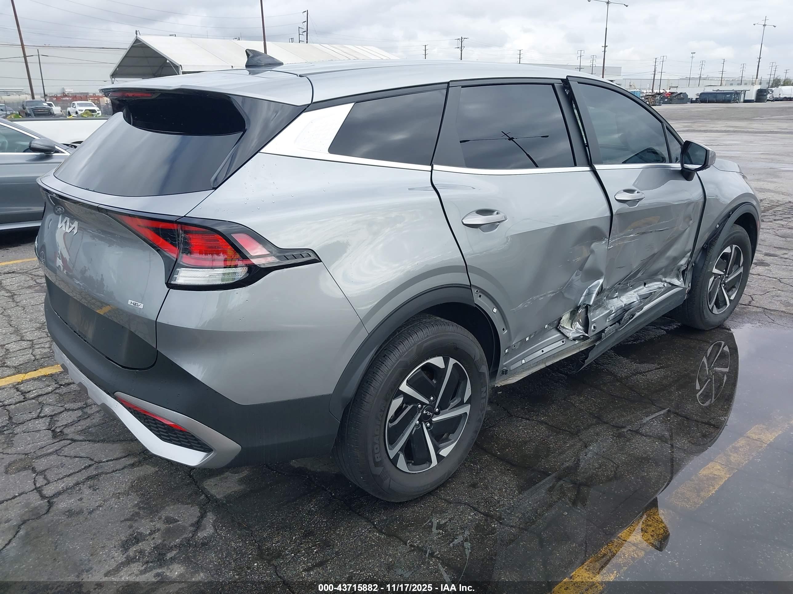 KIA SPORTAGE image 4