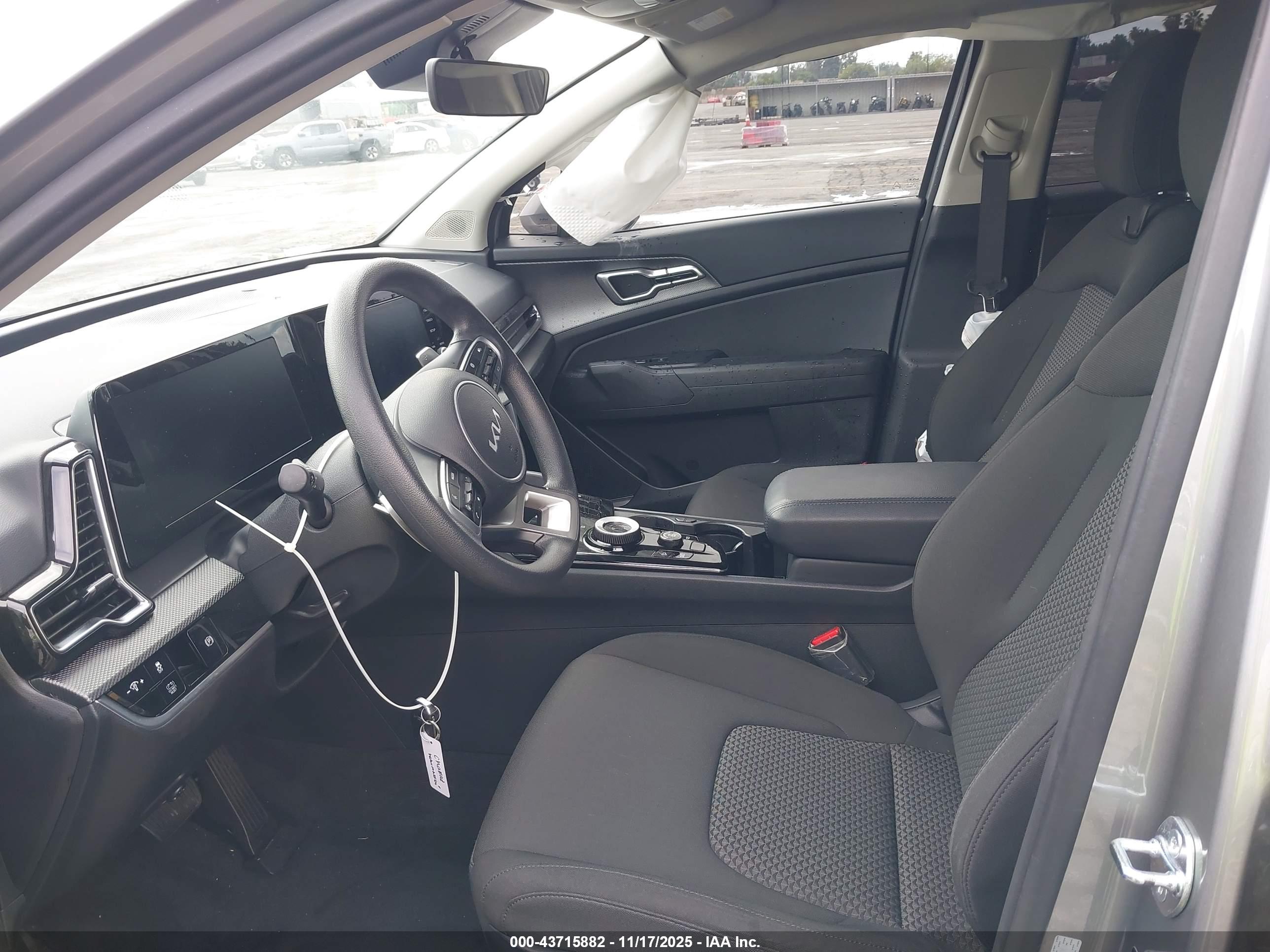 KIA SPORTAGE image 5