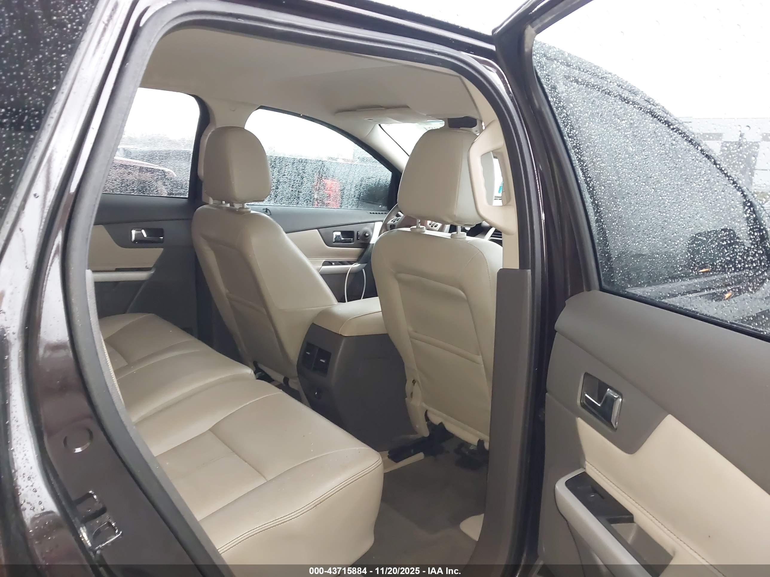 FORD EDGE image 8