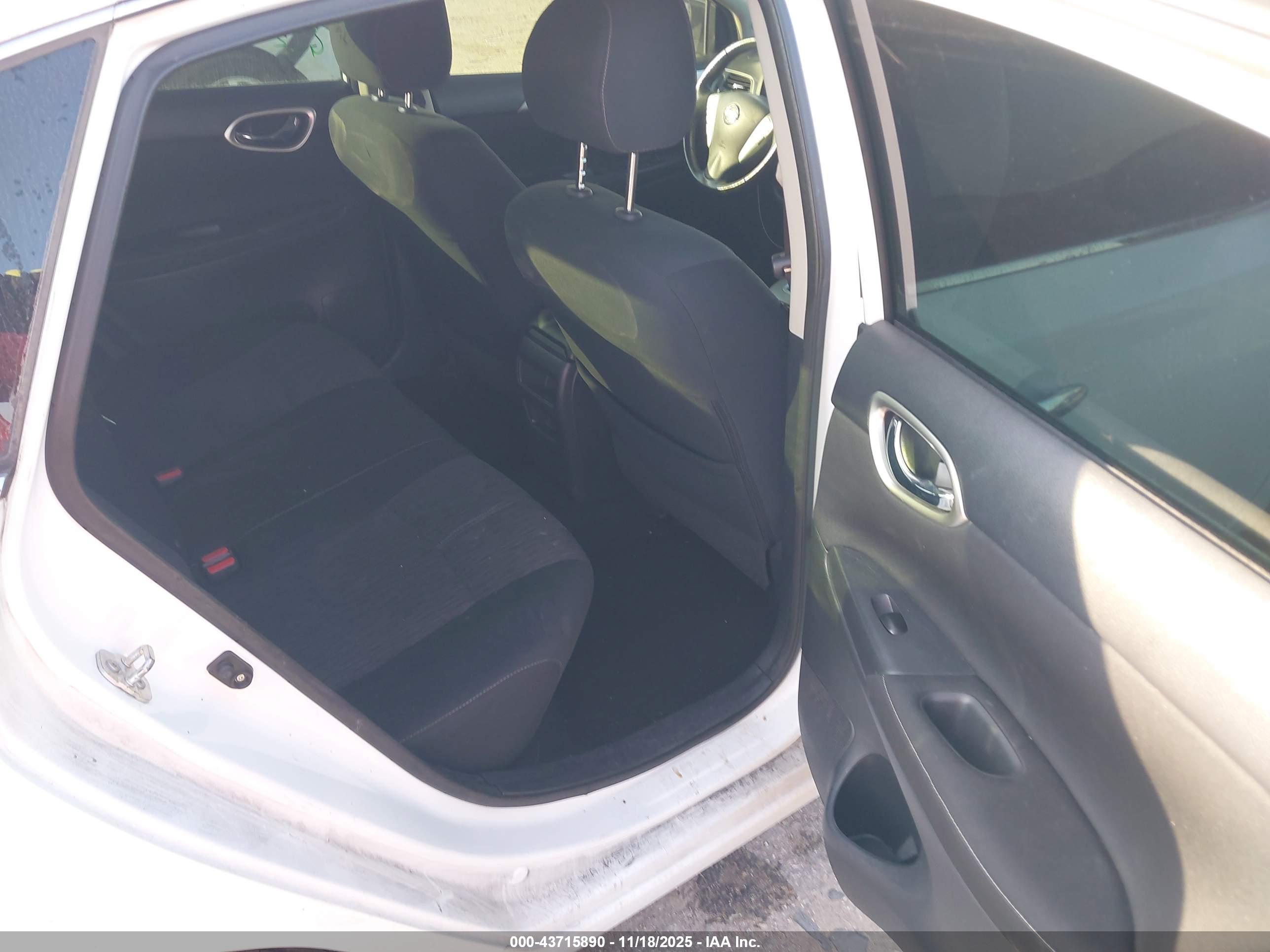 NISSAN SENTRA image 8