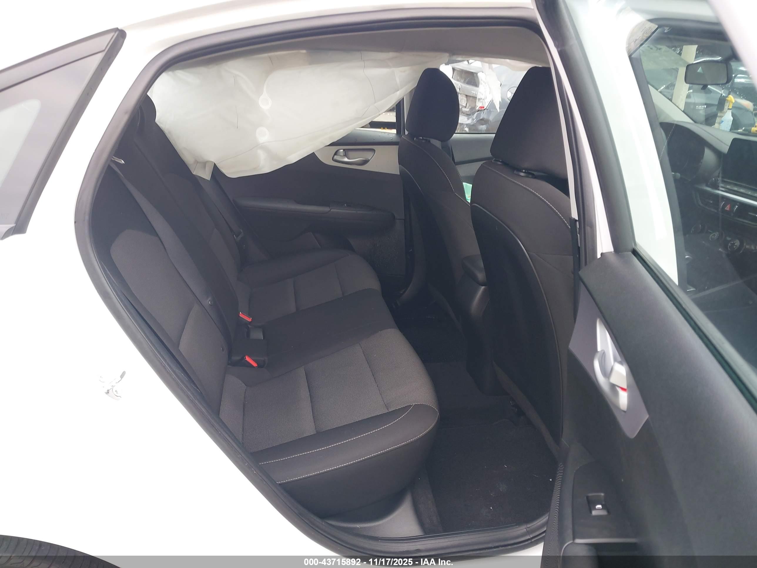 KIA FORTE image 8