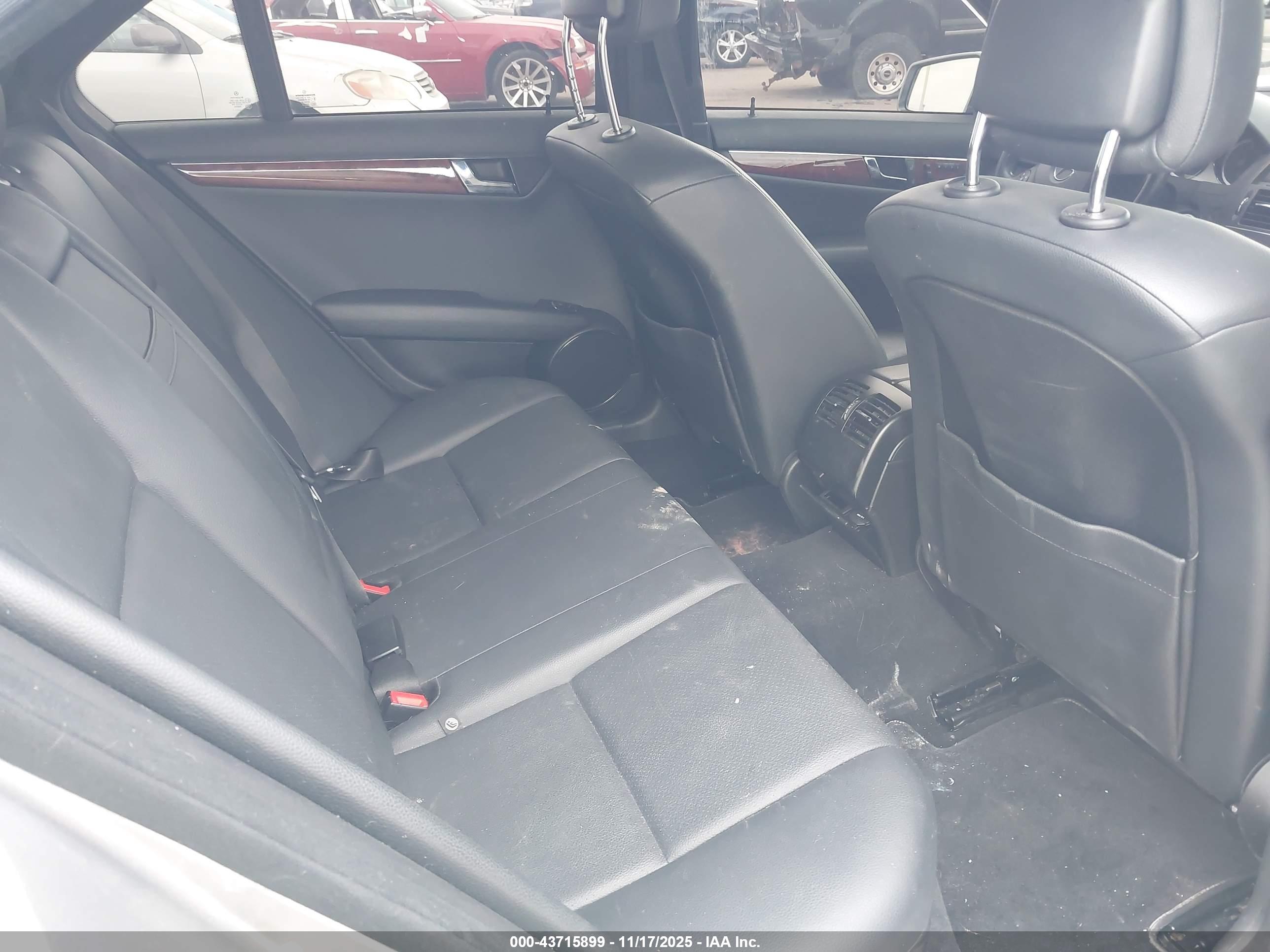 MERCEDES-BENZ C image 8