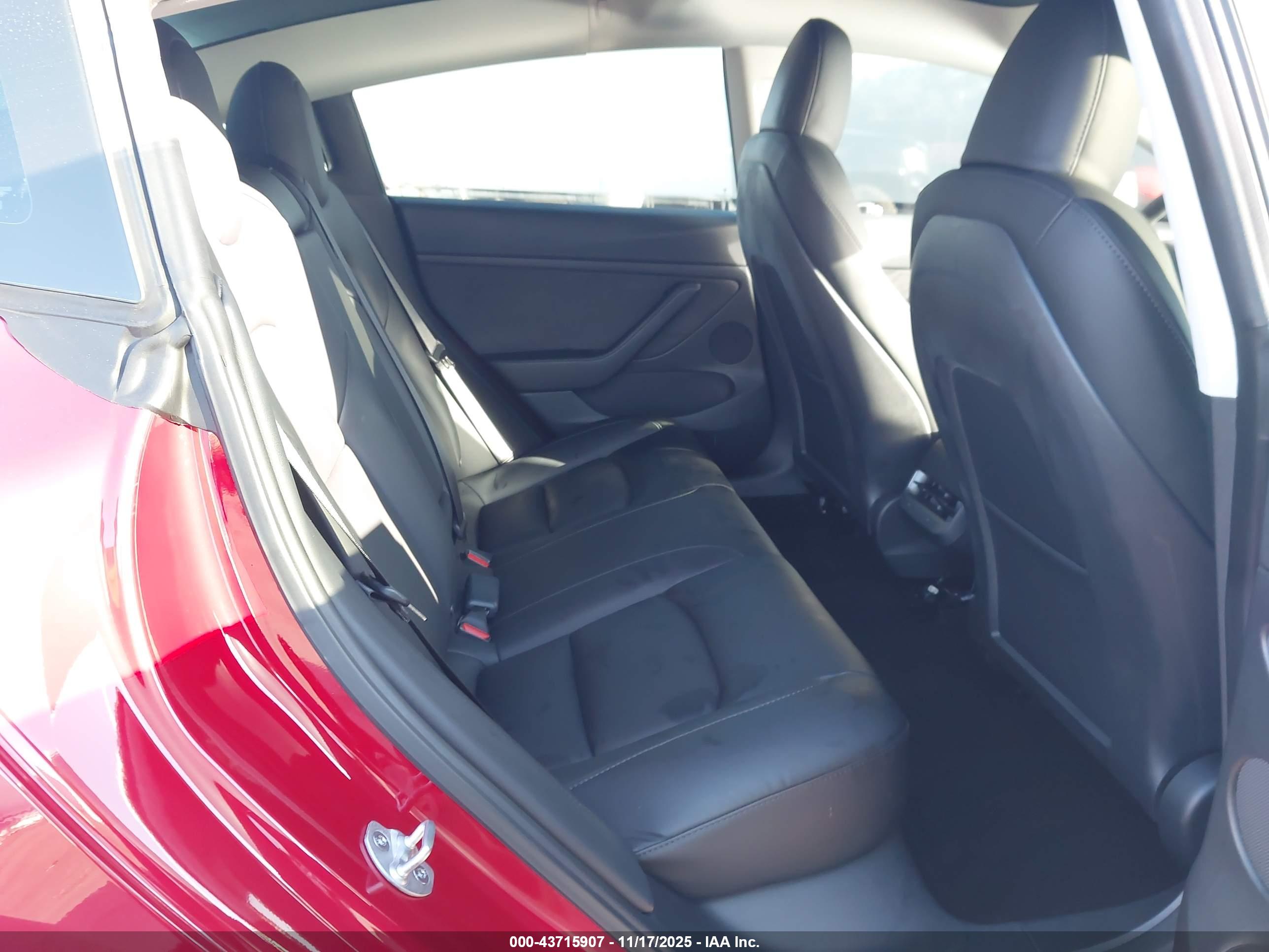 TESLA MODEL image 8