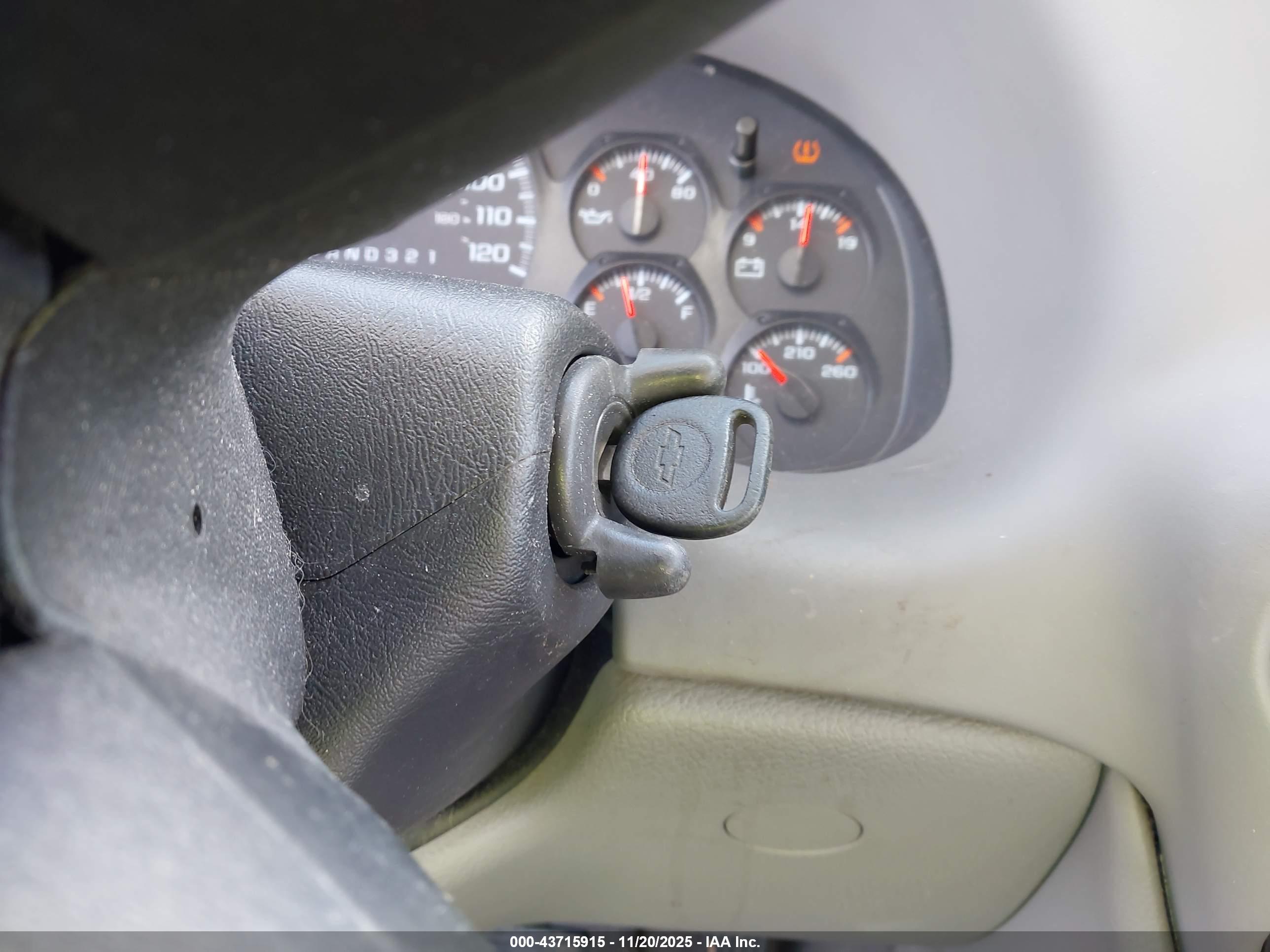CHEVROLET TRAILBLAZER image 11