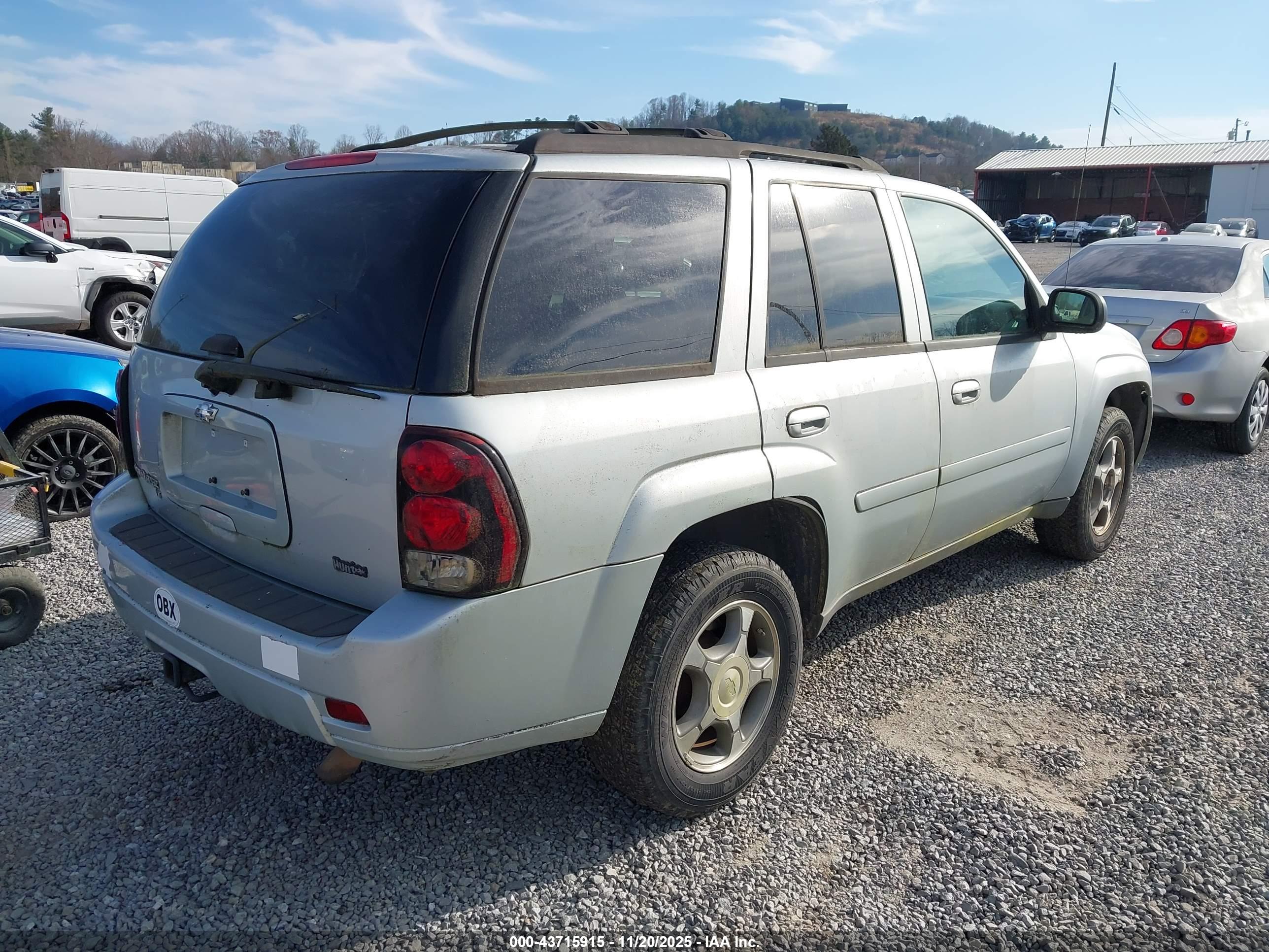 CHEVROLET TRAILBLAZER image 4