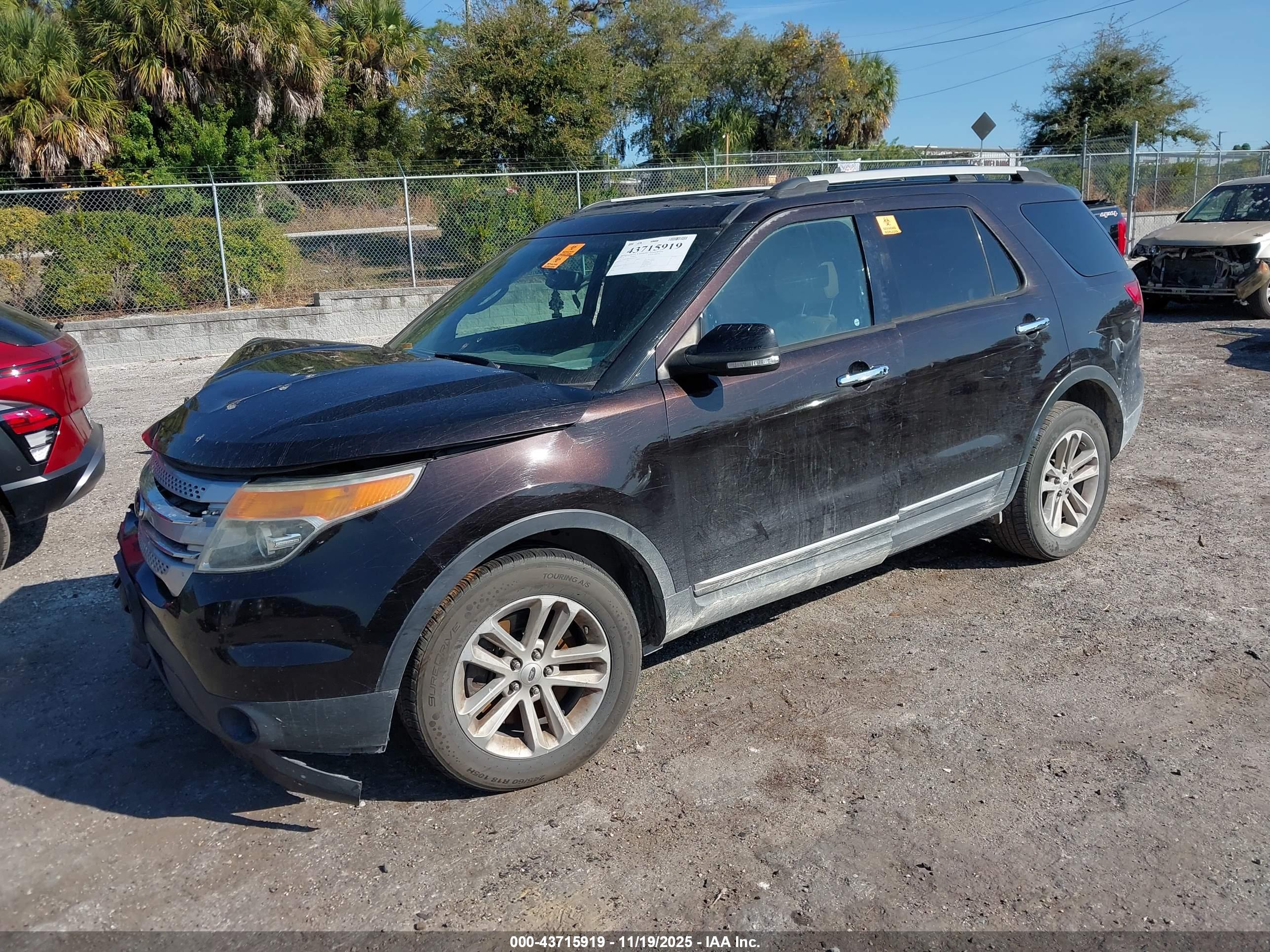 FORD EXPLORER image 2