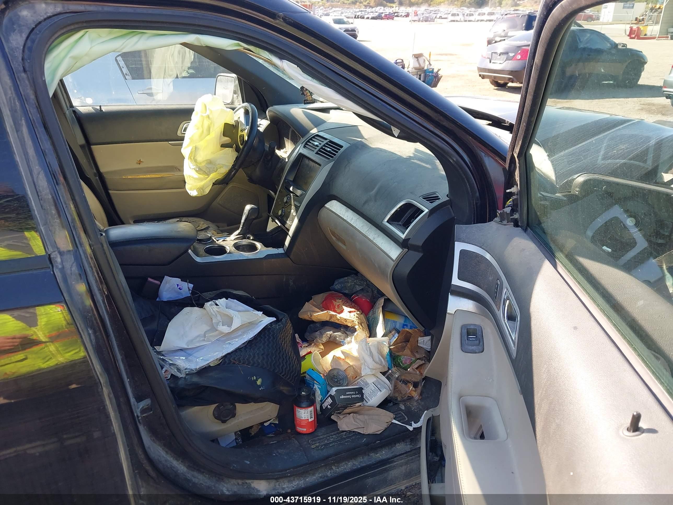 FORD EXPLORER image 5