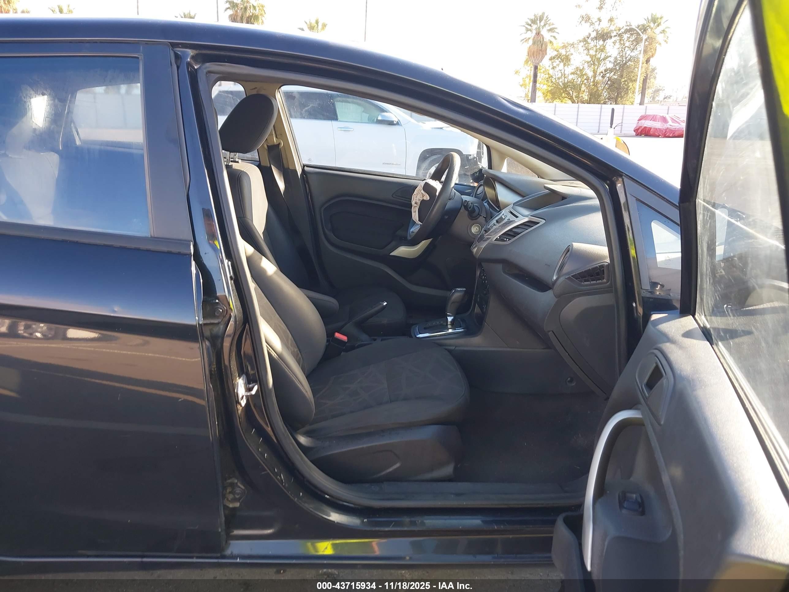 FORD FIESTA image 5