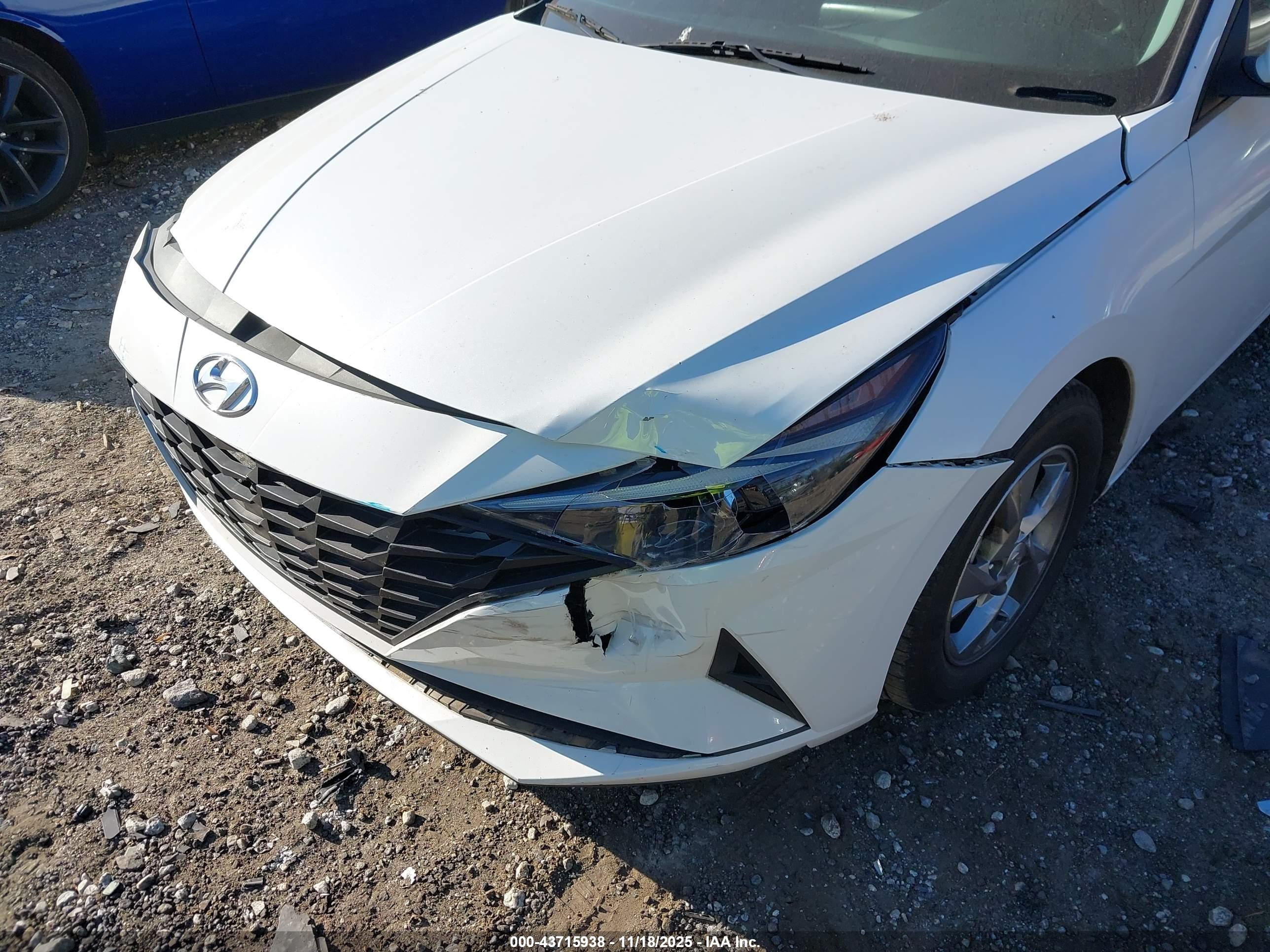 HYUNDAI ELANTRA image 6