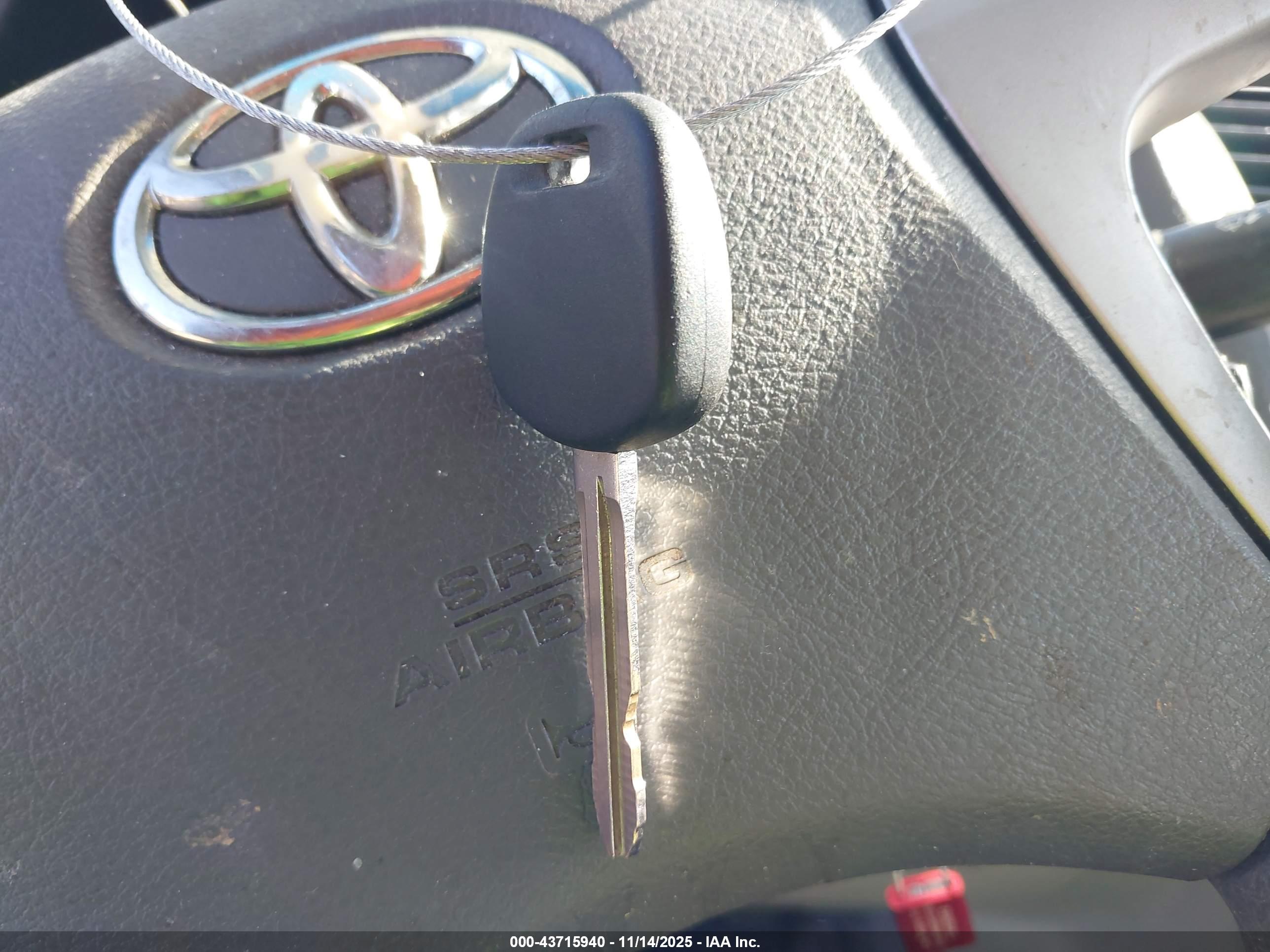 TOYOTA CAMRY image 11