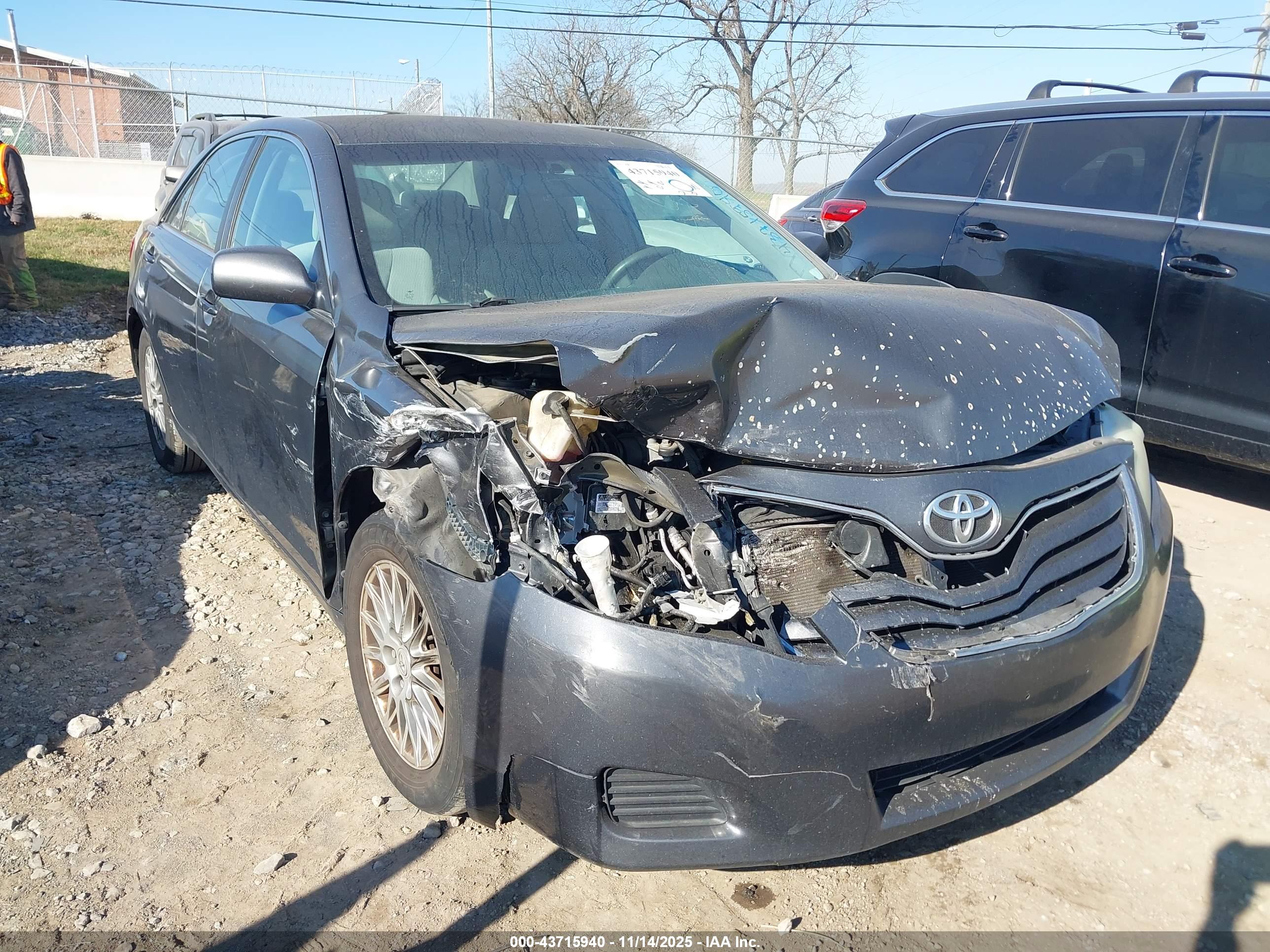 TOYOTA CAMRY image 6