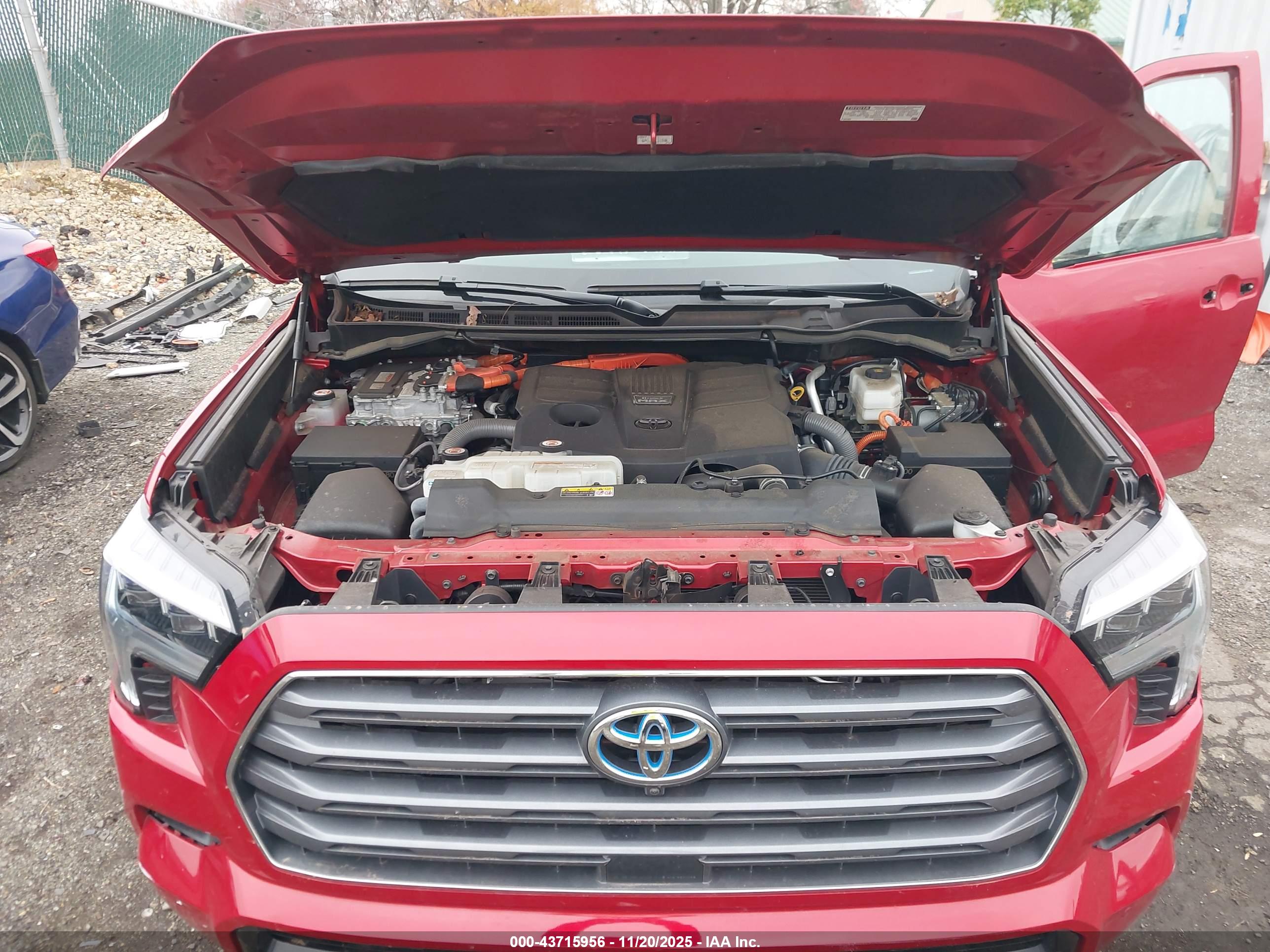 TOYOTA SEQUOIA image 10