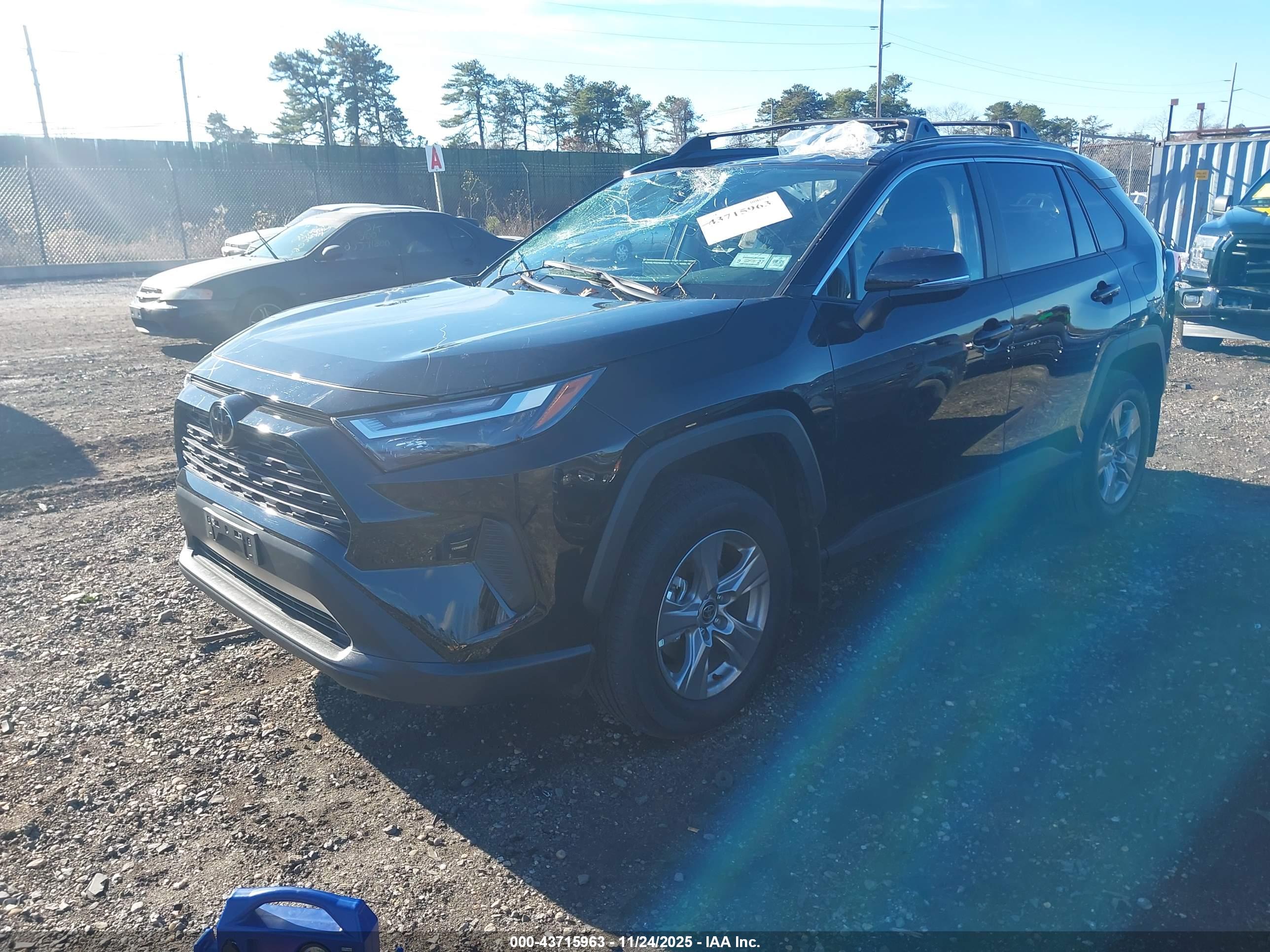 TOYOTA RAV4 image 2