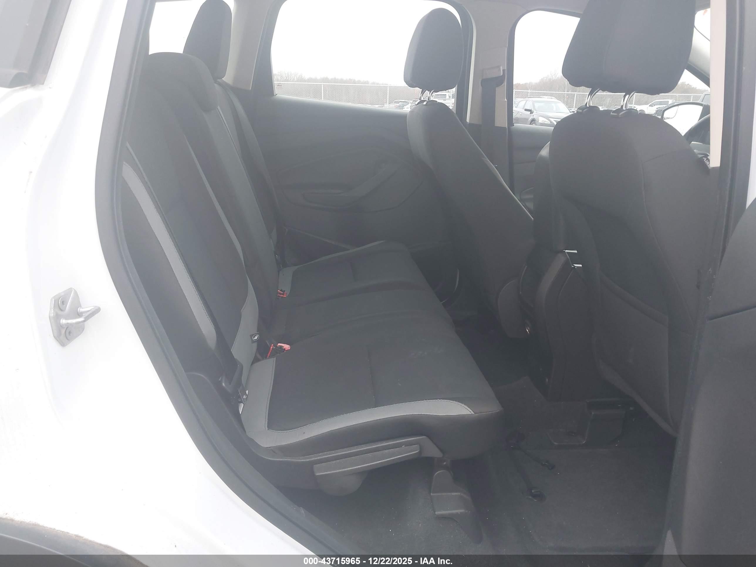FORD ESCAPE image 8