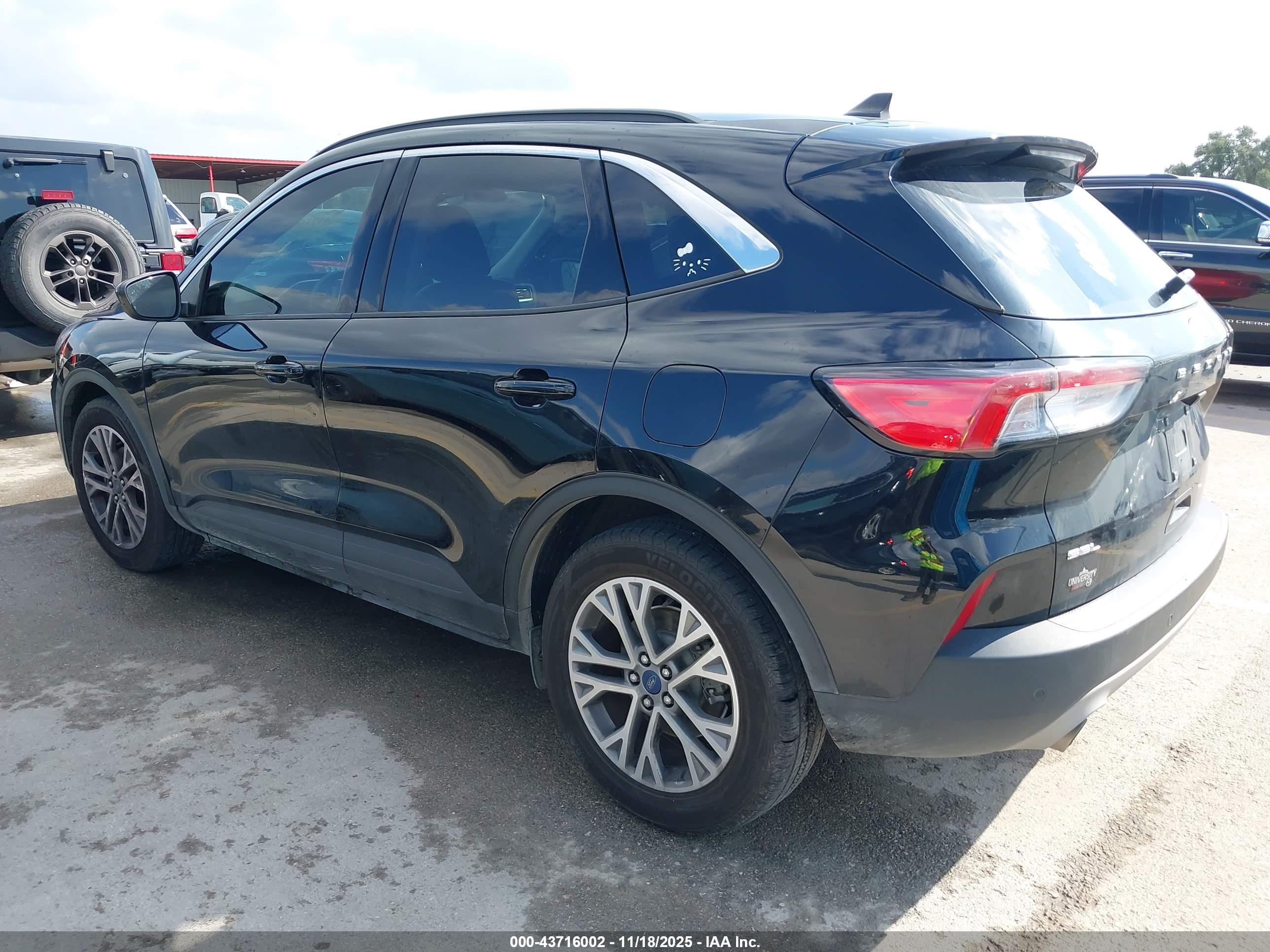 FORD ESCAPE image 3