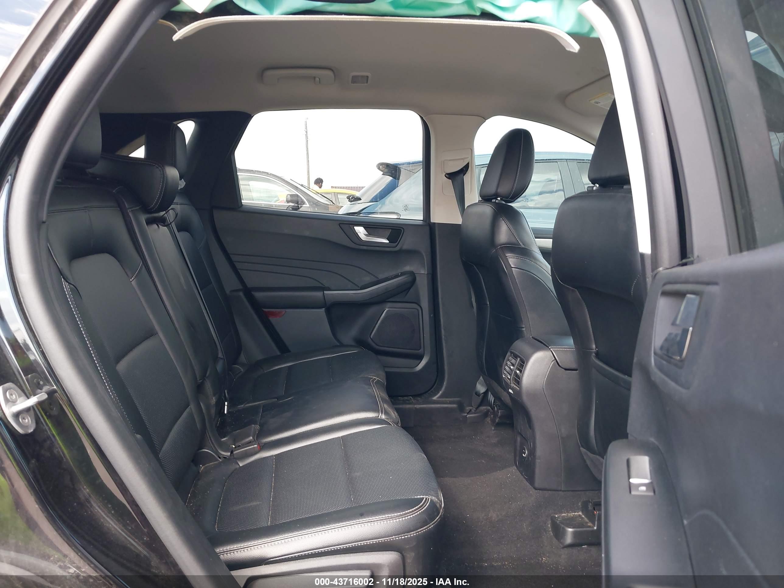 FORD ESCAPE image 8