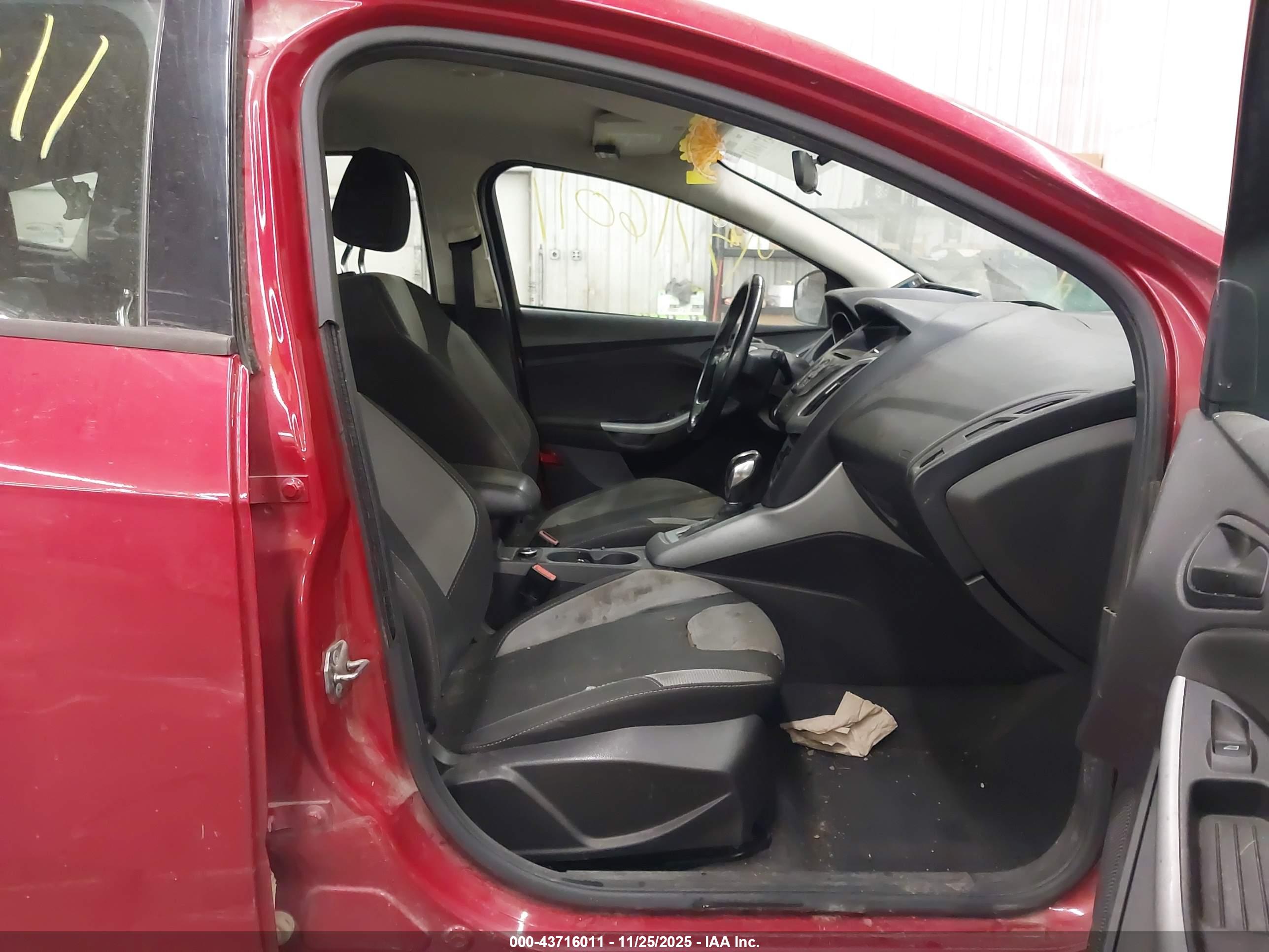 FORD FOCUS image 5