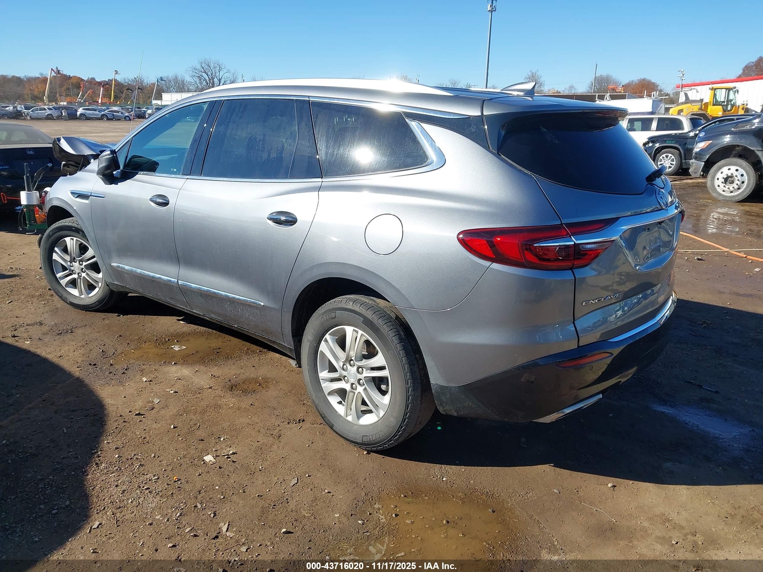 BUICK ENCLAVE image 3