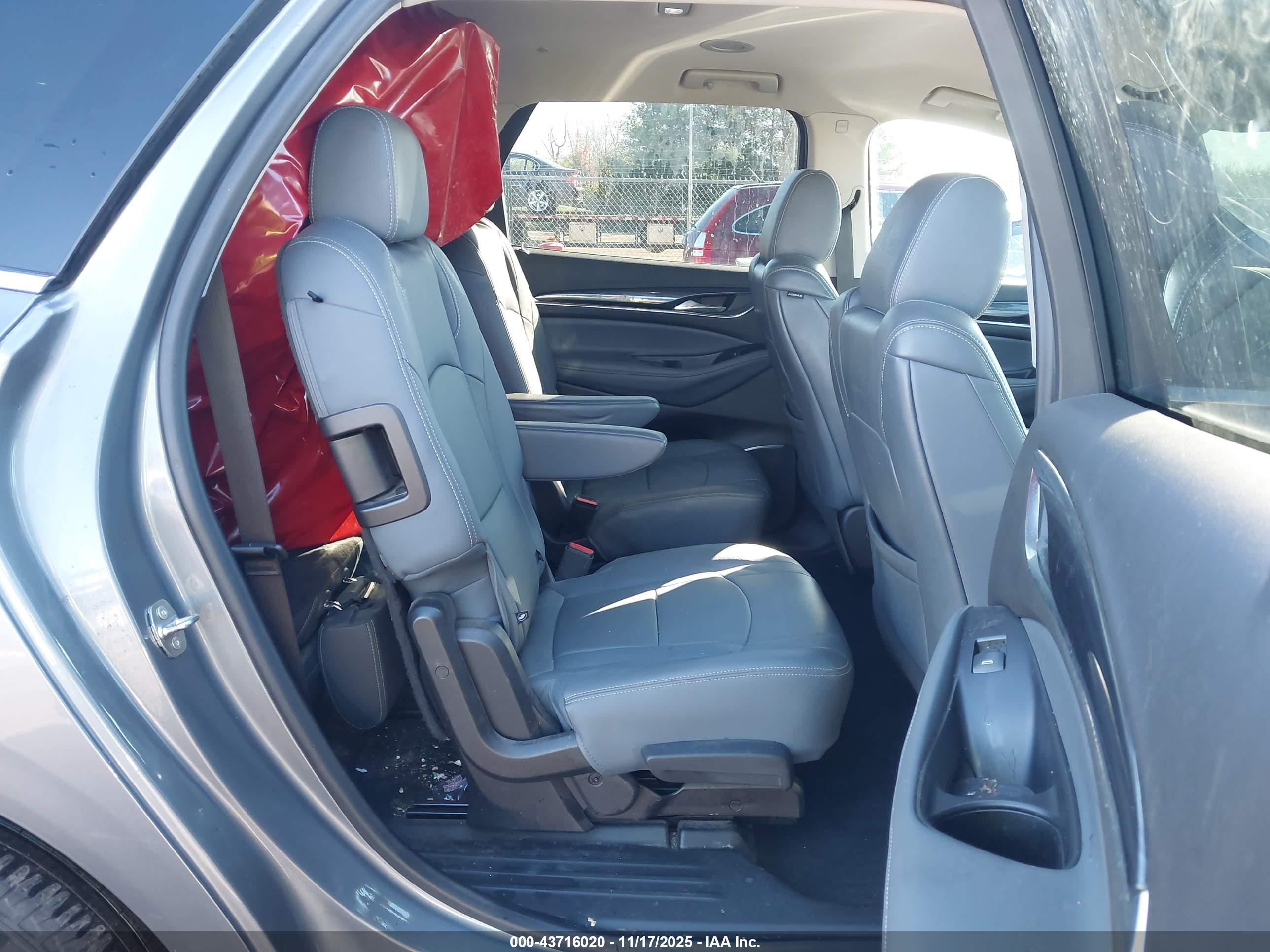 BUICK ENCLAVE image 8