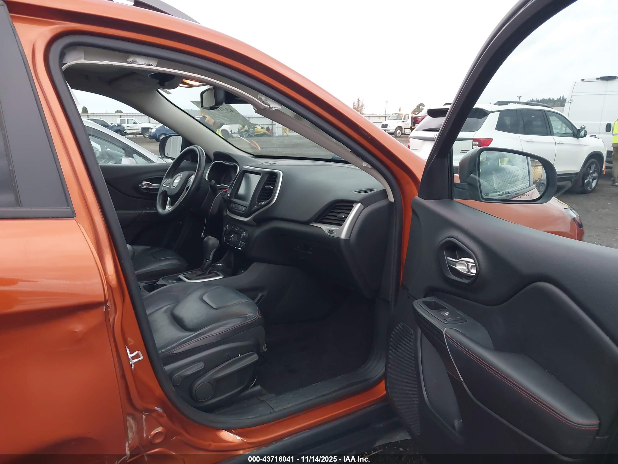 JEEP CHEROKEE image 5