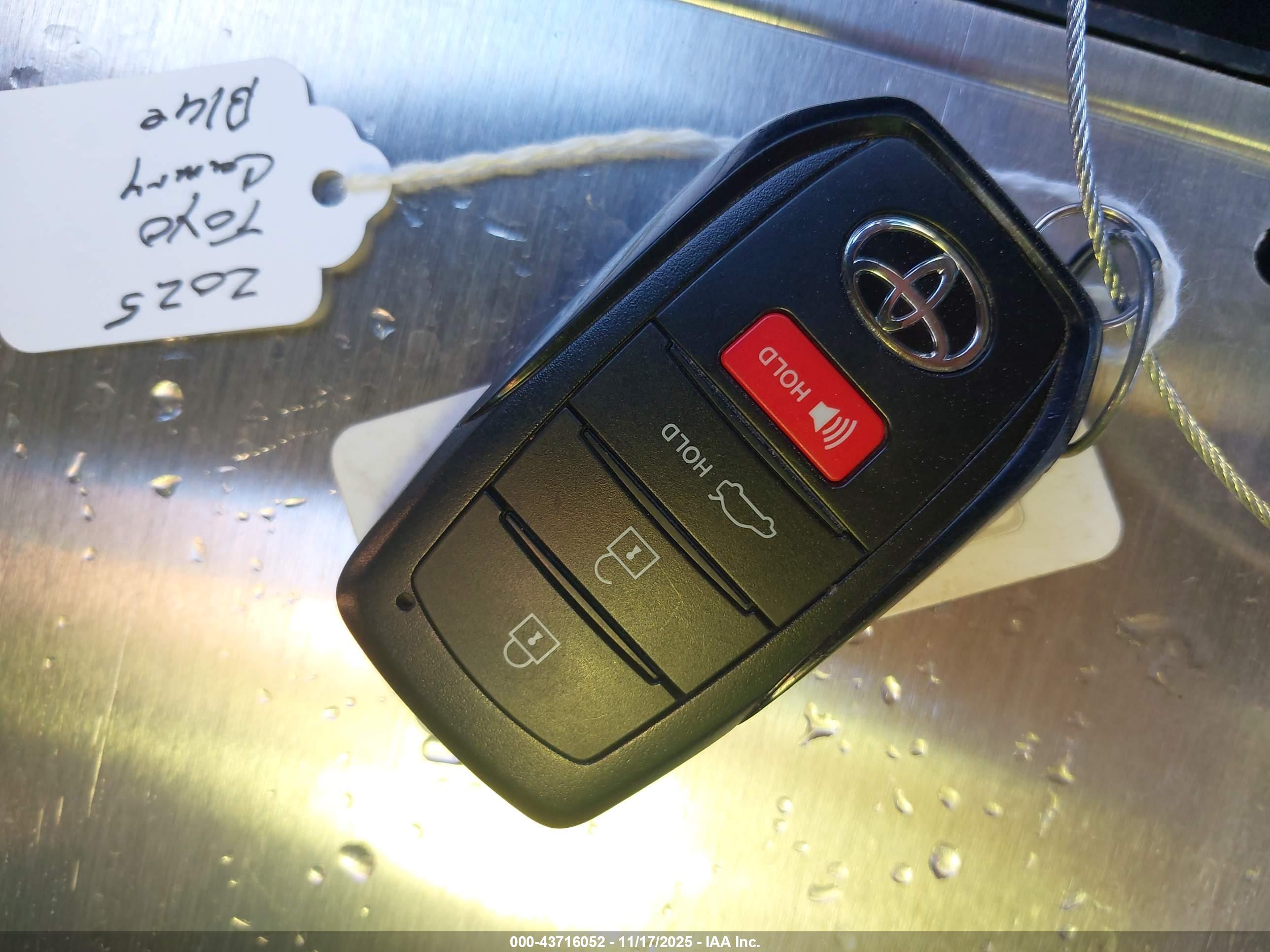 TOYOTA CAMRY image 11