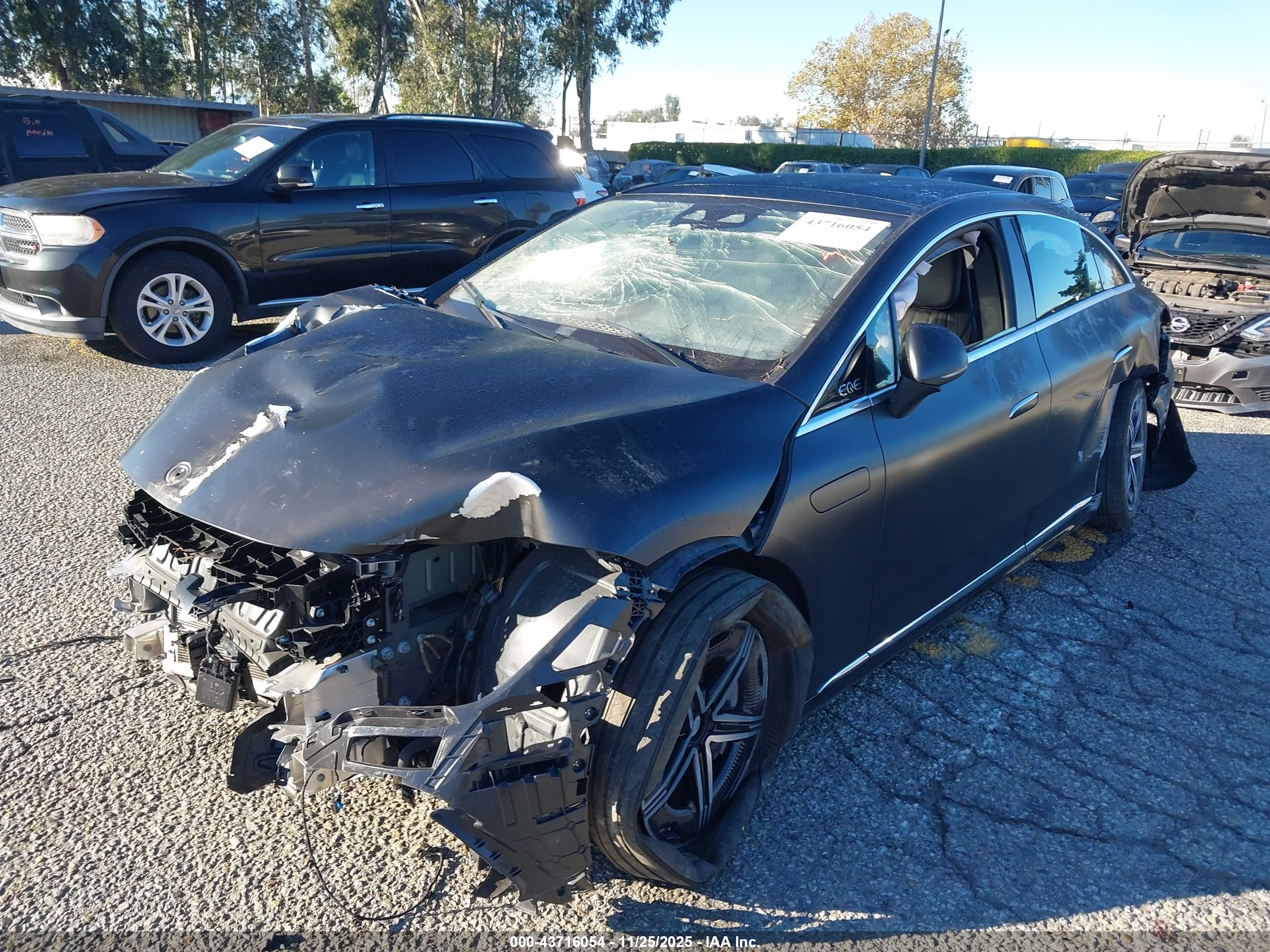 MERCEDES-BENZ EQE image 2